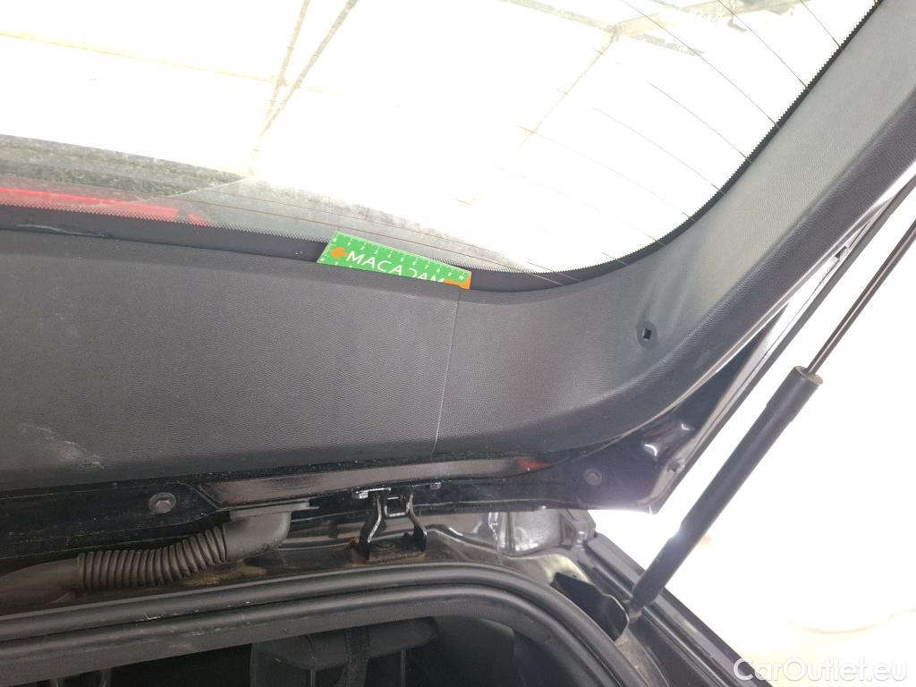  Peugeot  2008  Active Pack 1.2 PureTech 100CV BVM6 E6d #88