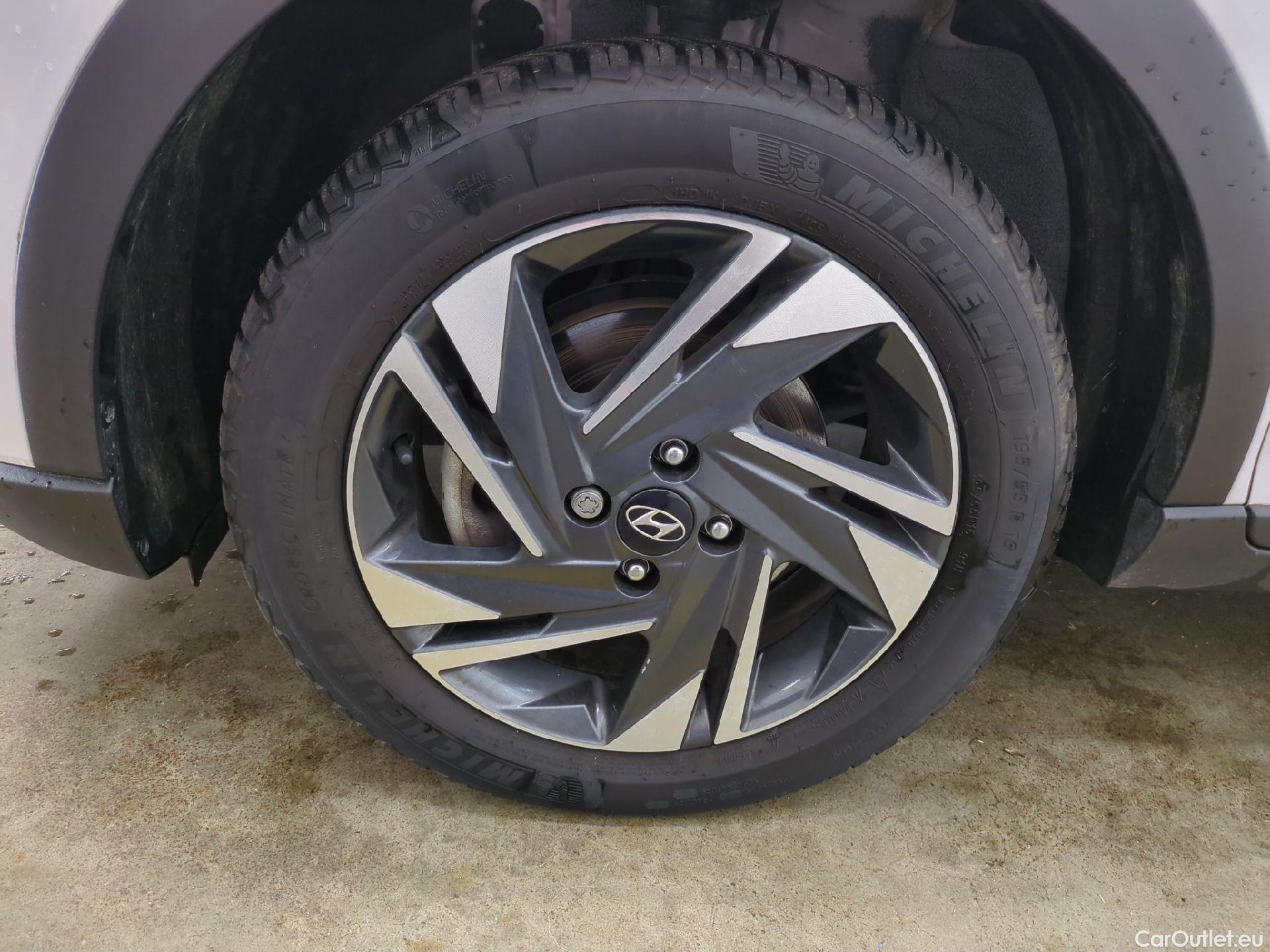  Hyundai  Bayon HYUNDAI  / 2021 / 5P / SUV 1.0 T-GDI 100 HYBRID 48V INTUITIVE #5