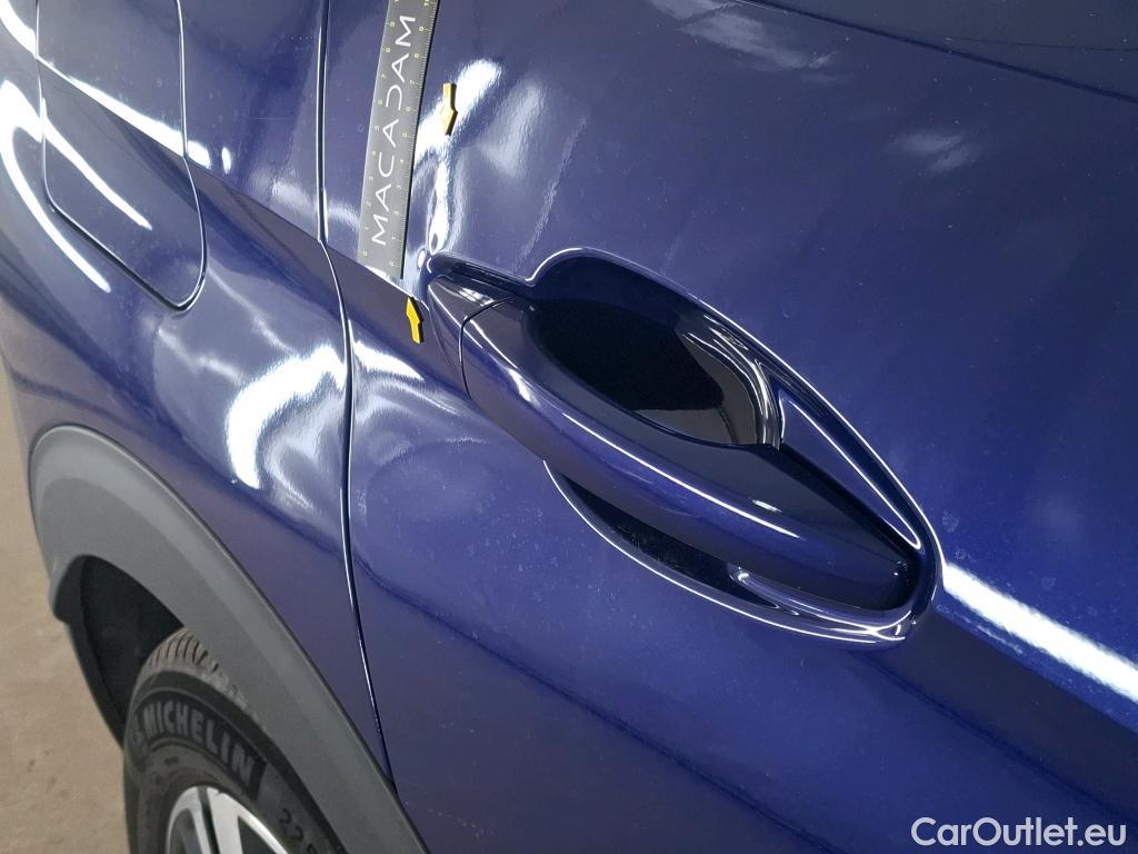  Peugeot  3008 PEUGEOT  / 2016 / 5P / SUV Hybrid 225 e-EAT8 GT Line #3