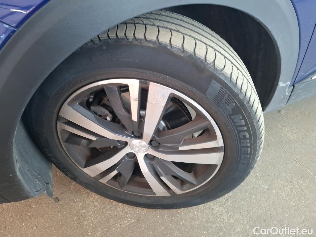 Peugeot  3008 PEUGEOT  / 2016 / 5P / SUV Hybrid 225 e-EAT8 GT Line #17