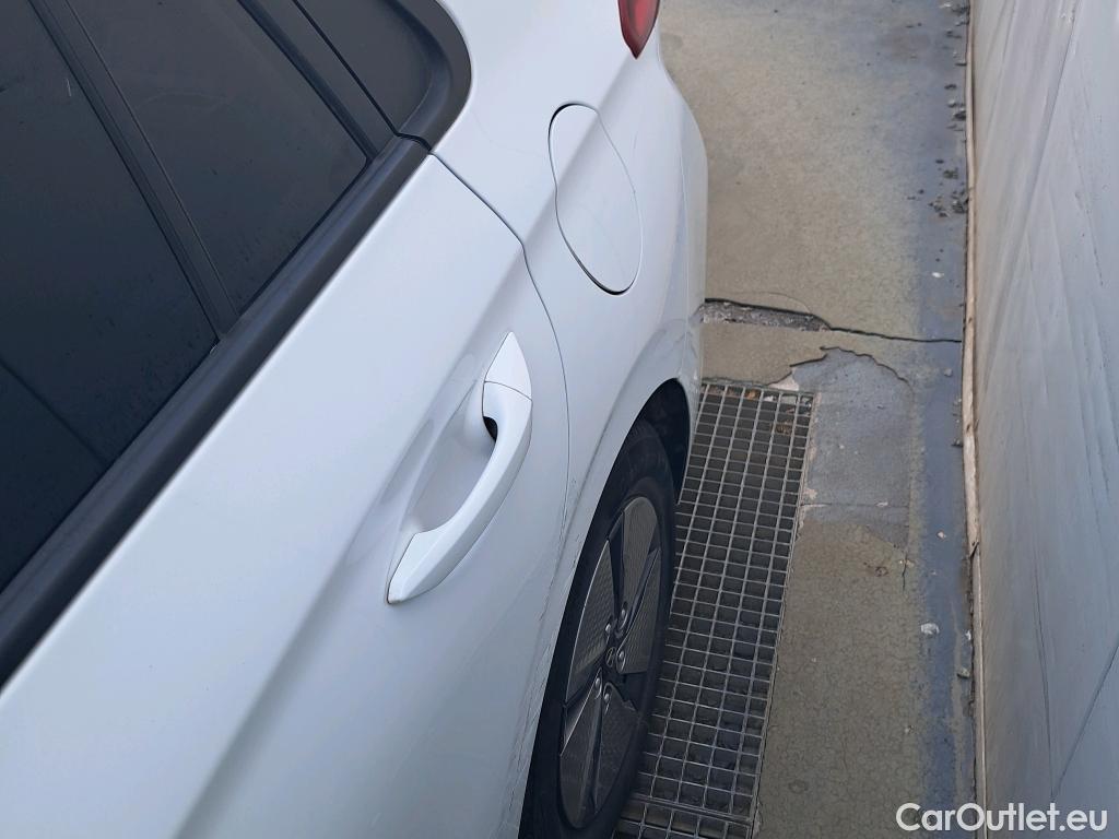  Hyundai   Ioniq HYUNDAI / 2019 / 5P / berlina con portón 1.6 GDI HEV Klass DCT #5