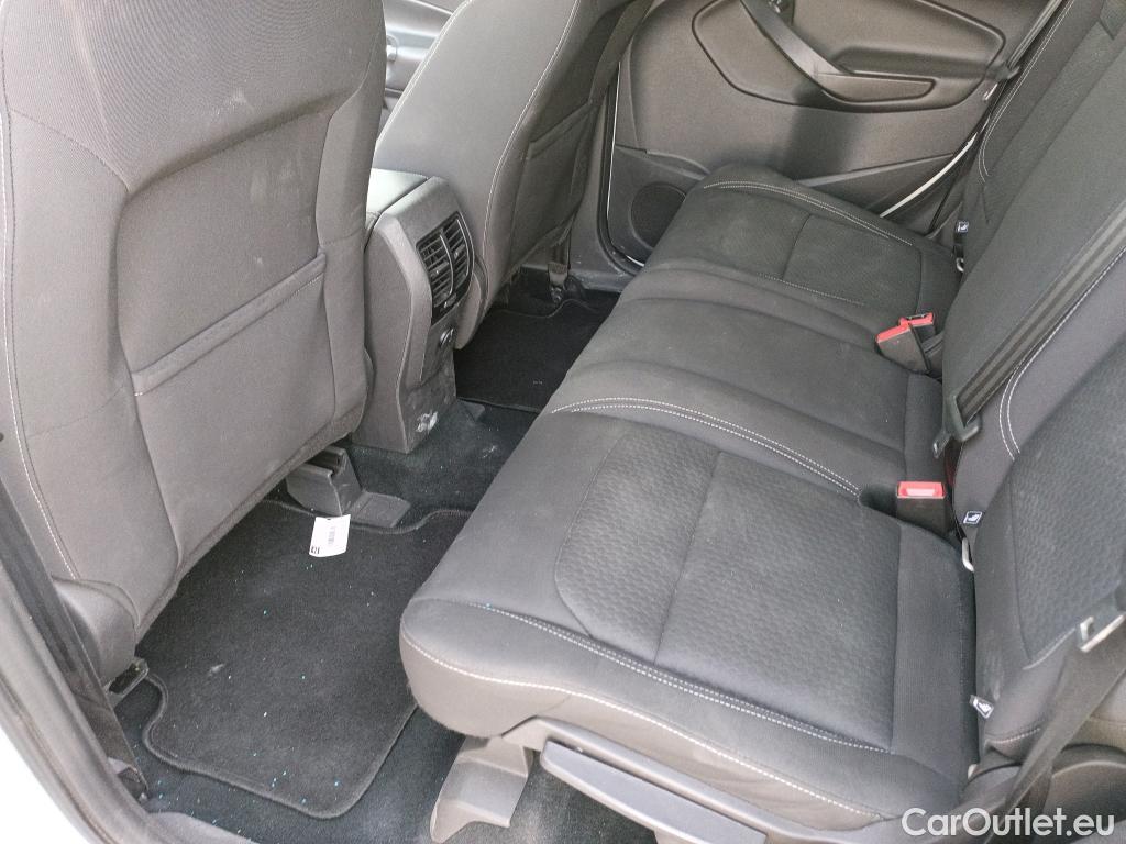  Ford  Kuga FORD  / 2016 / 5P / todoterreno 1.5 EcoBoost 88kW 4x2 Trend+ (CX) #4