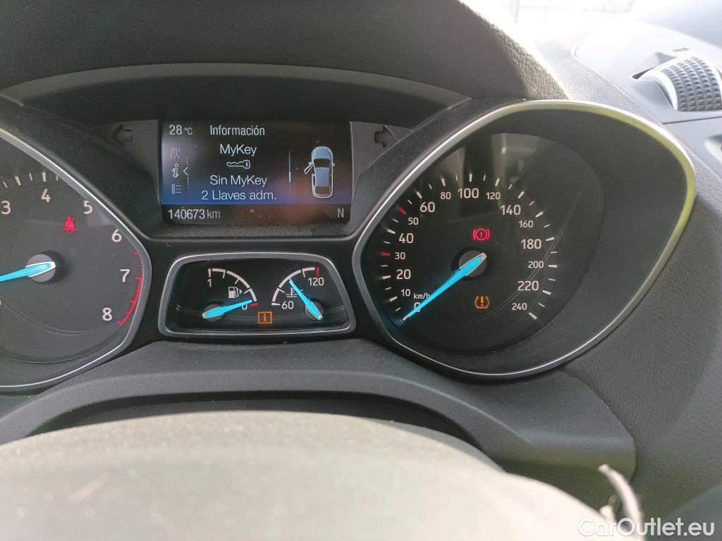  Ford  Kuga FORD  / 2016 / 5P / todoterreno 1.5 EcoBoost 88kW 4x2 Trend+ (CX) #7