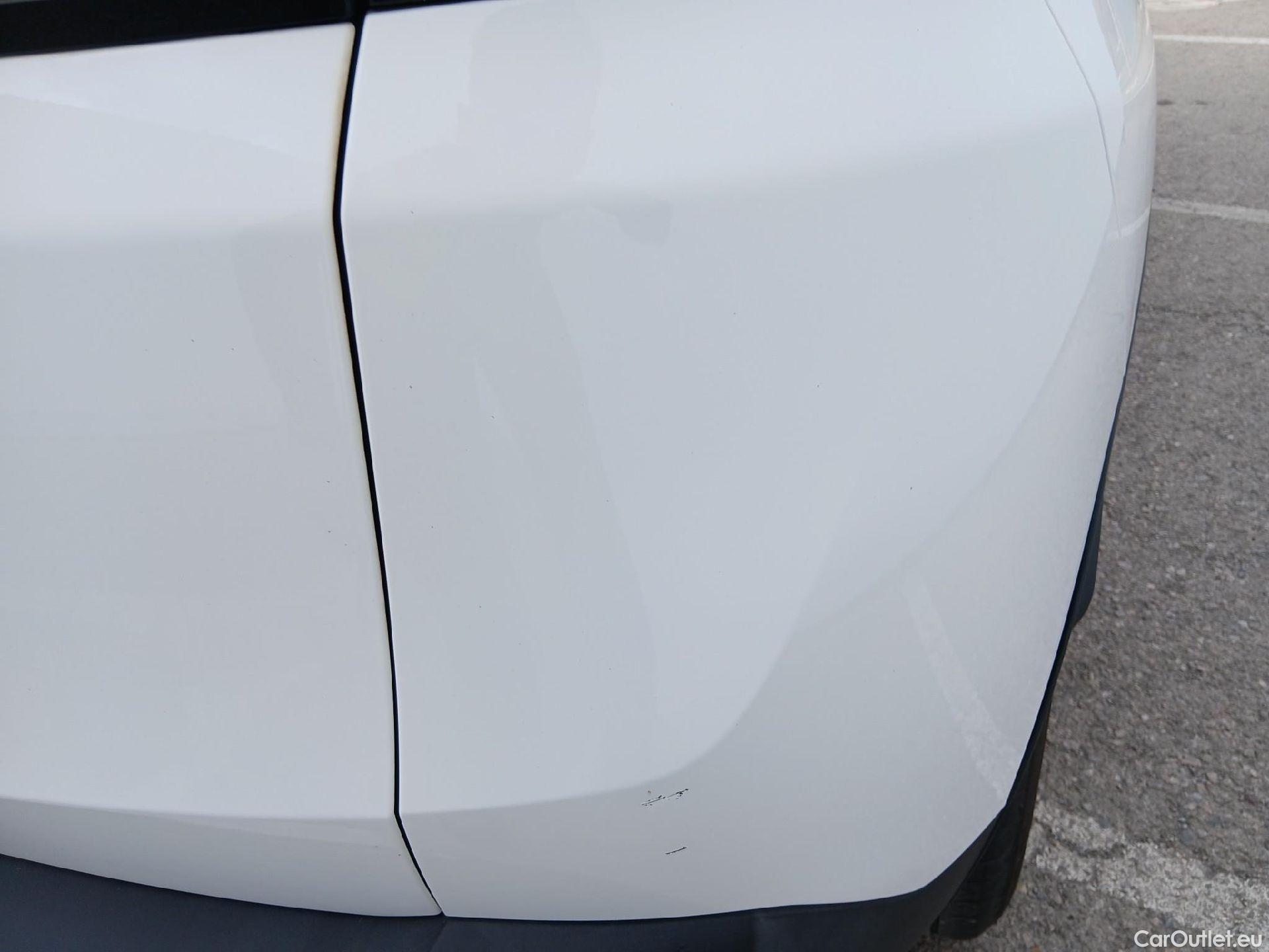  Peugeot  3008 PEUGEOT  / 5P / 1.5L BlueHDi 130 CV  Active  #24