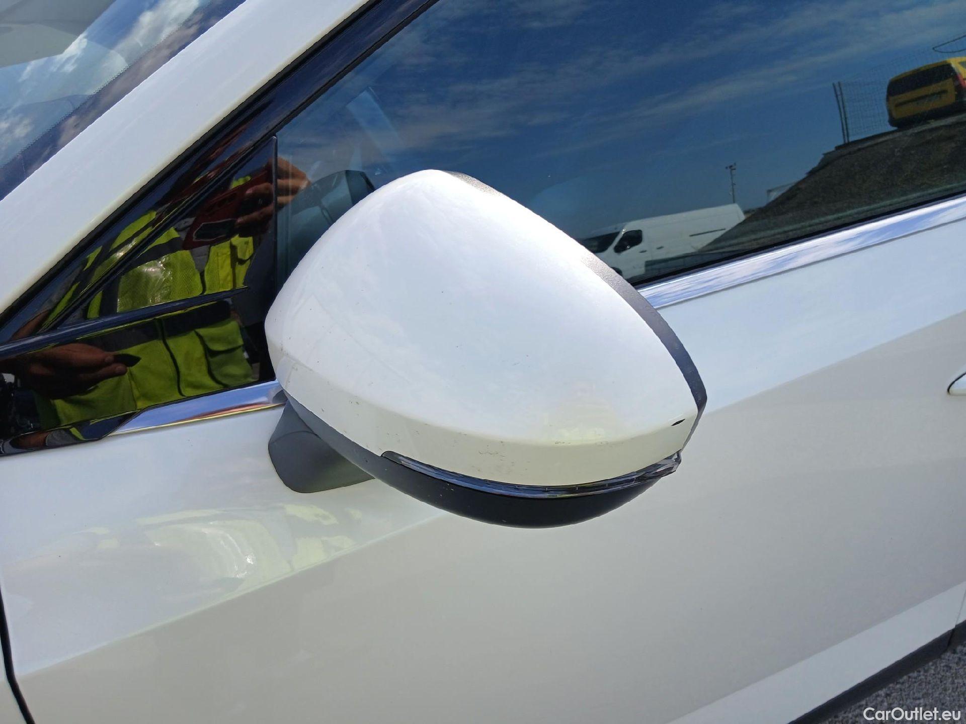  Nissan  Qashqai NISSAN  / 2021 / 5P / todoterreno DIG-T 116kW (158CV) mHEV Xtronic Acenta (AC2) #4