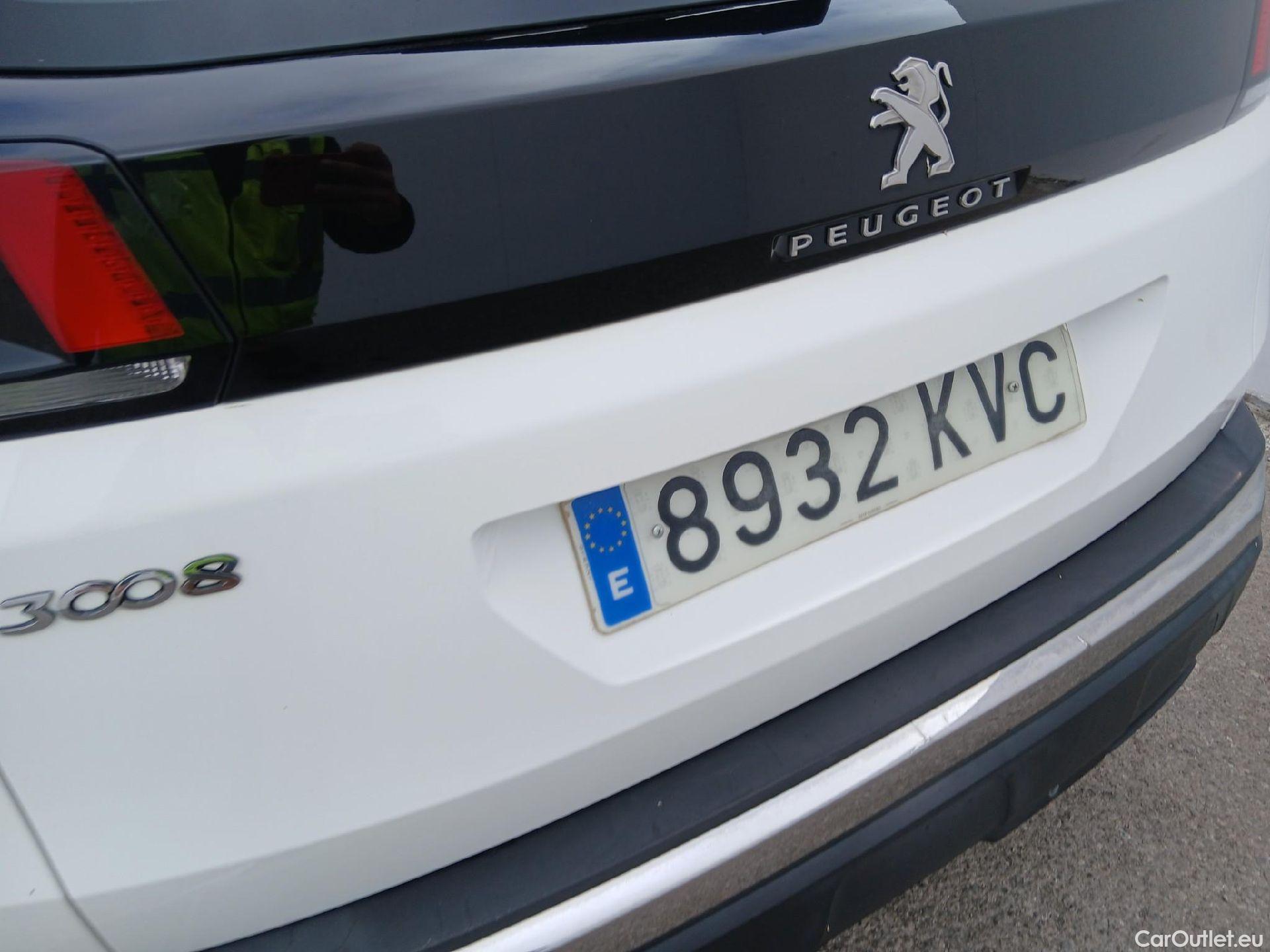  Peugeot  3008 PEUGEOT  / 5P / 1.5L BlueHDi 130 CV  Active  #18