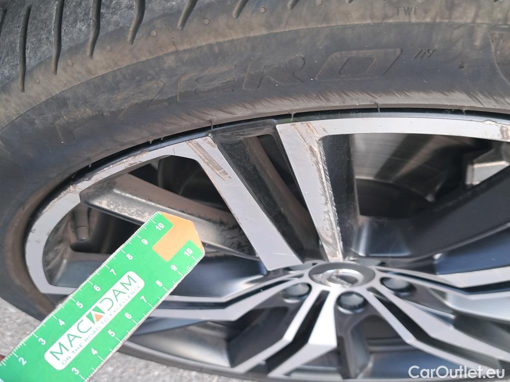  Volvo  XC60 VOLVO  / 2017 / 5P / todoterreno 2.0 B4 D AWD R-Design Auto #8