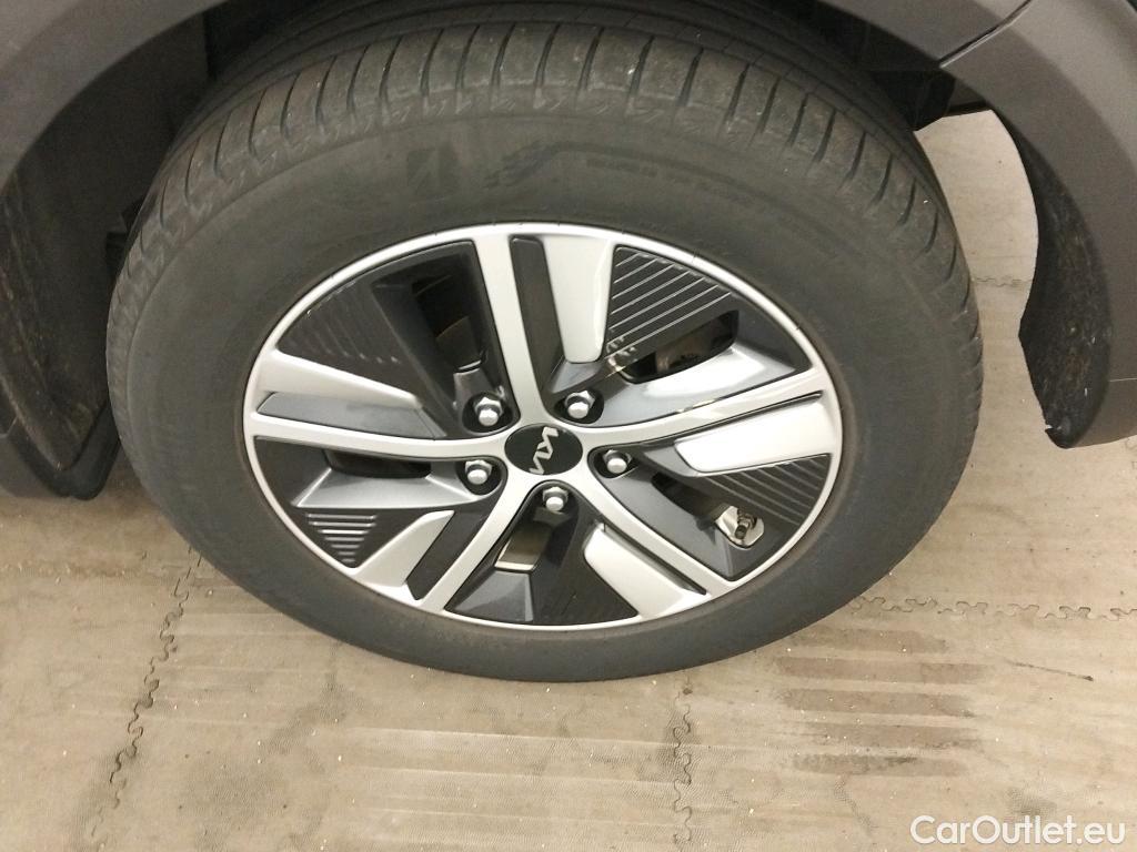  KIA  Niro KIA  / 2019 / 5P / crossover 1.6 GDi HEV 104kW (141CV) Drive #15