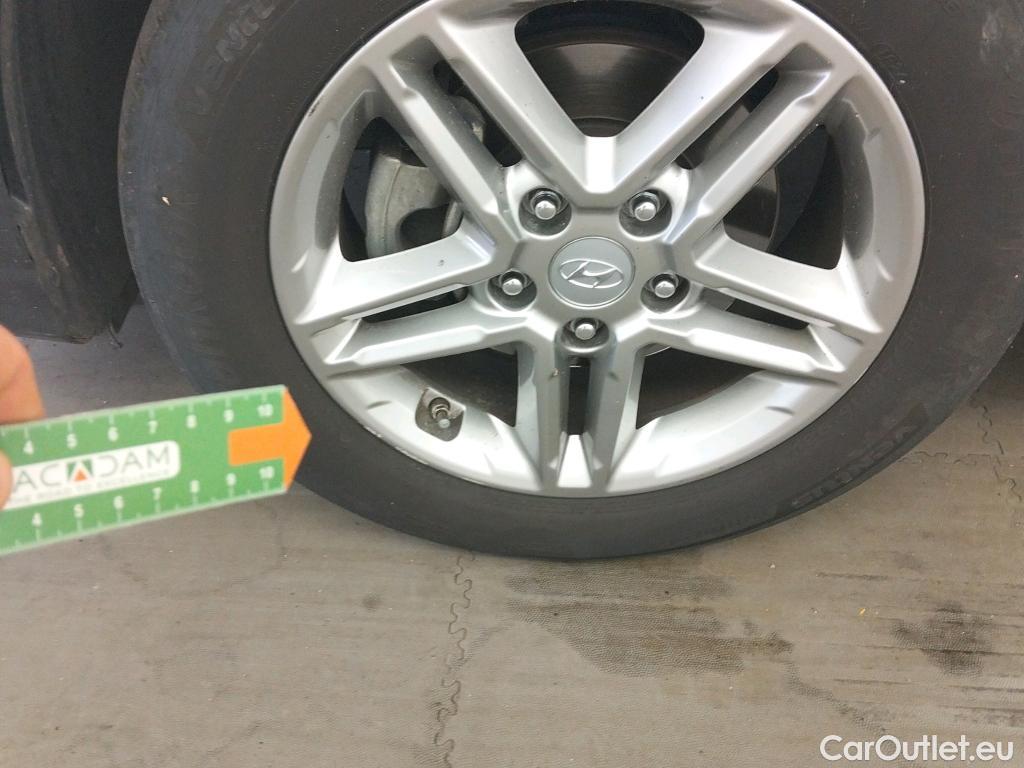  Hyundai  Konna HYUNDAI Kona / 2020 / 5P / todoterreno 1.0 TGDI Maxx 4X2 #4
