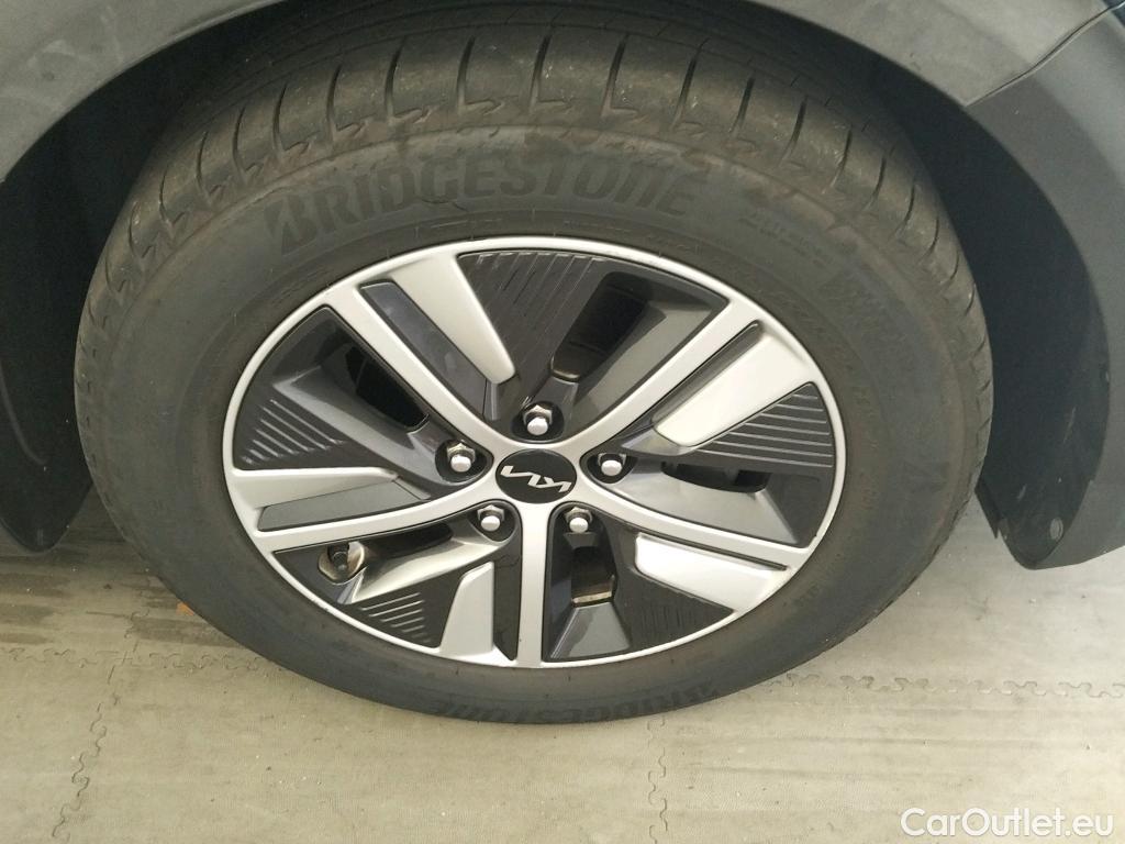  KIA  Niro KIA  / 2019 / 5P / crossover 1.6 GDi HEV 104kW (141CV) Drive #3