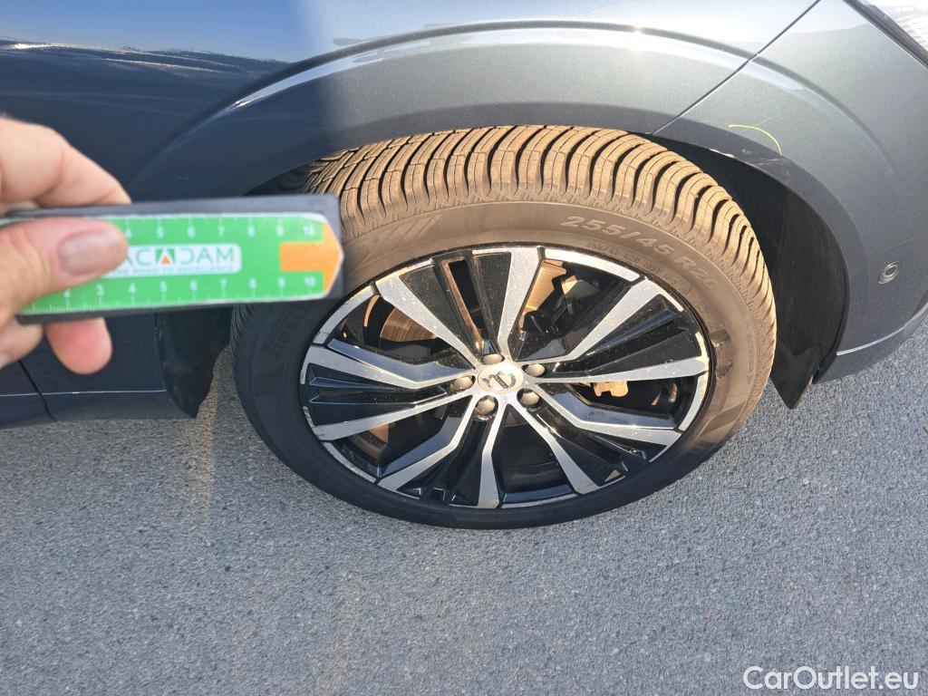  Volvo  XC60 VOLVO  / 2017 / 5P / todoterreno 2.0 B4 D Ultimate Dark Auto #1