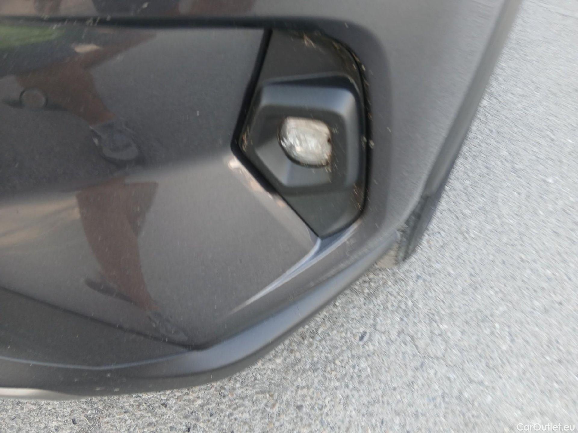  Toyota  RAV4 TOYOTA  / 2018 / 5P / todoterreno 2.5l 220H Luxury #4