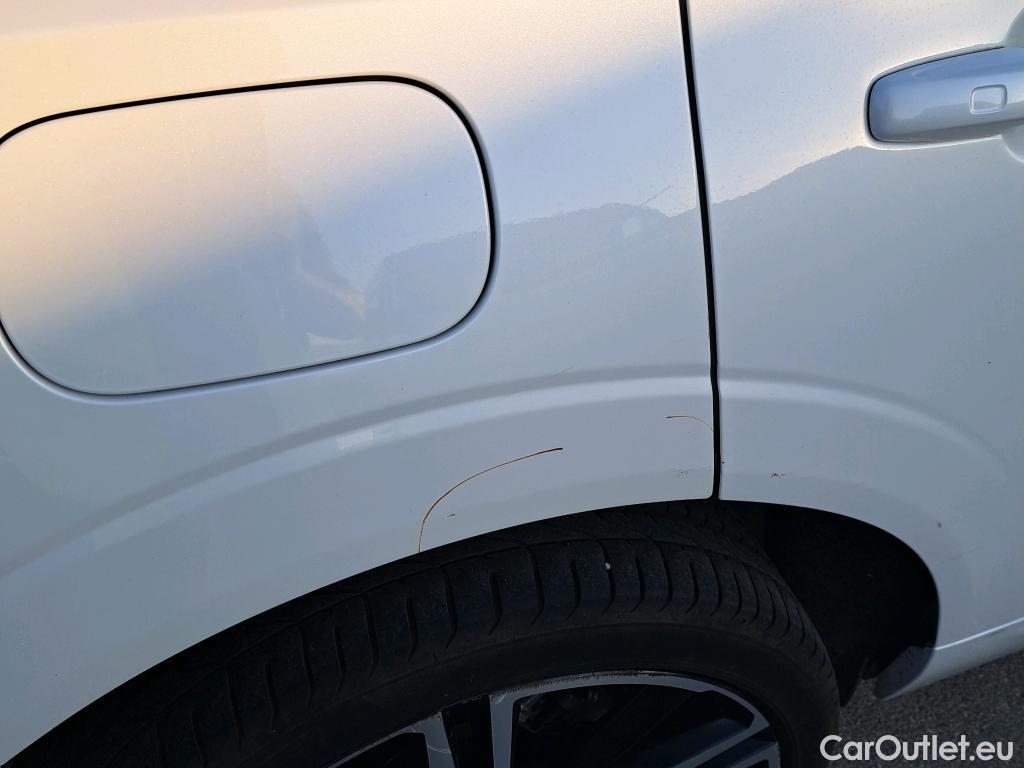  Volvo  XC60 VOLVO  / 2017 / 5P / todoterreno 2.0 B4 D AWD R-Design Auto #13