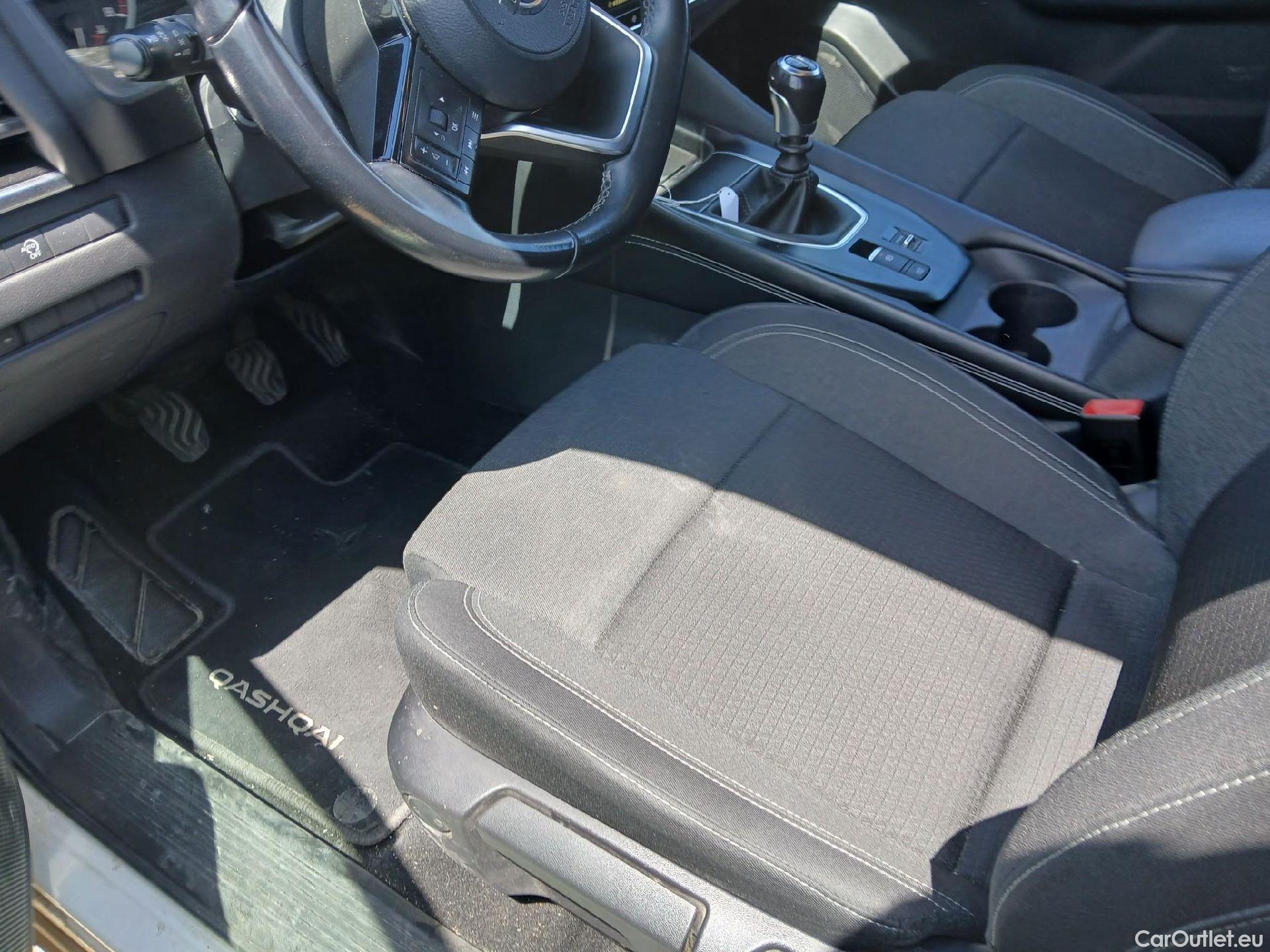  Nissan  Qashqai NISSAN  / 2021 / 5P / todoterreno DIG-T 103kW mHEV 4x2 N-GO(SP) #40