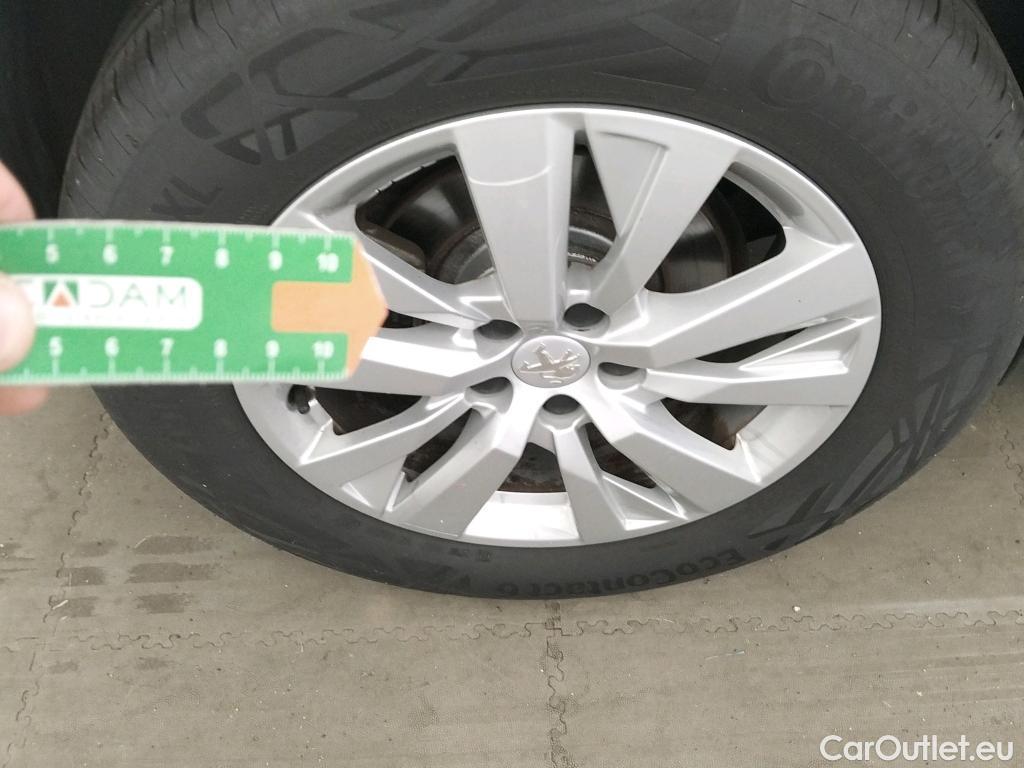 Peugeot  3008 PEUGEOT  / 2020 / 5P / todoterreno 1.5 BlueHDi 96kW (130CV) S&S Active Pack (AC4) #14