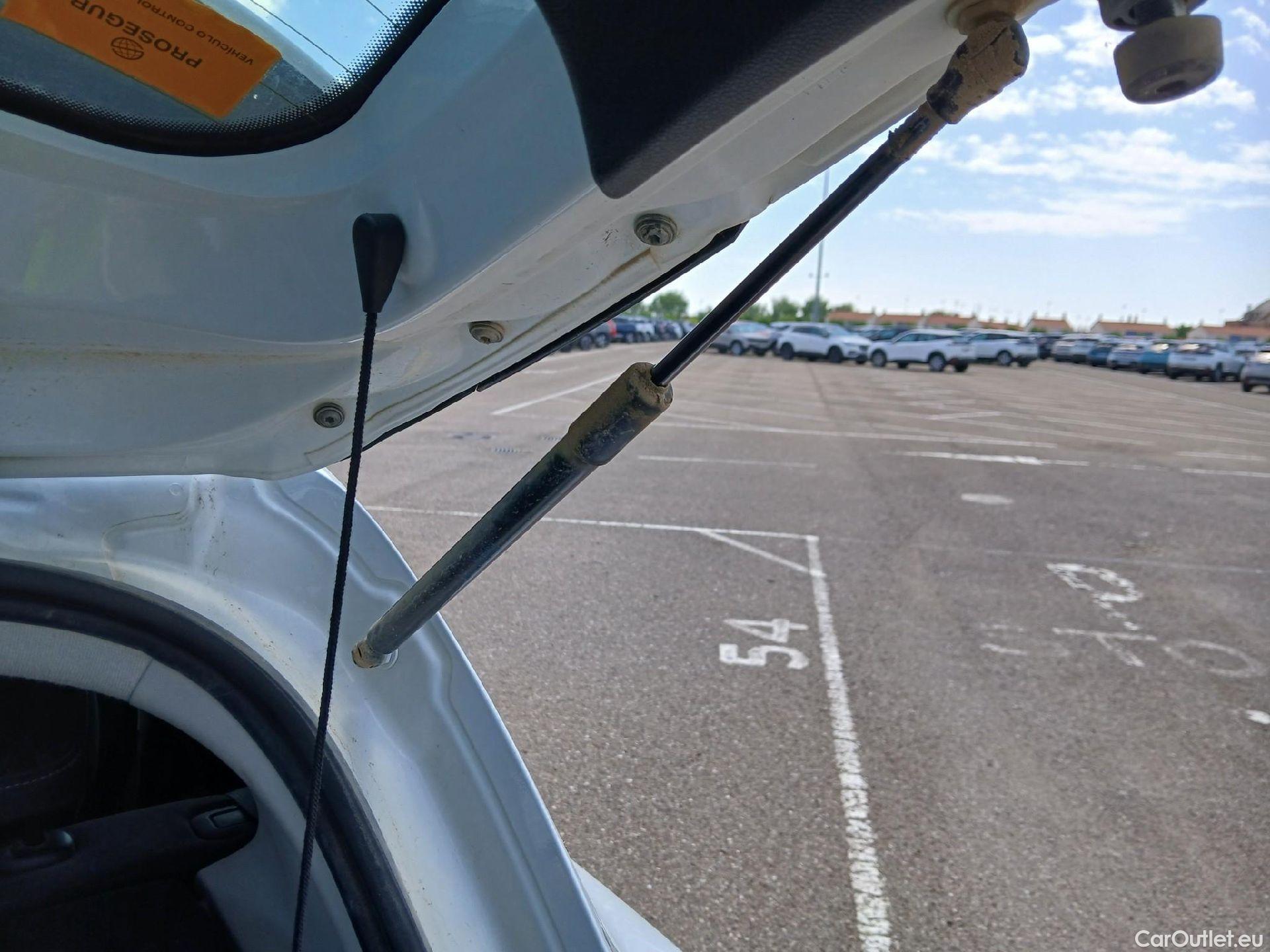  Renault  Clio RENAULT  / 2019 / 5P / berlina con portón Equilibre Blue dCi 74kW (100CV) #5