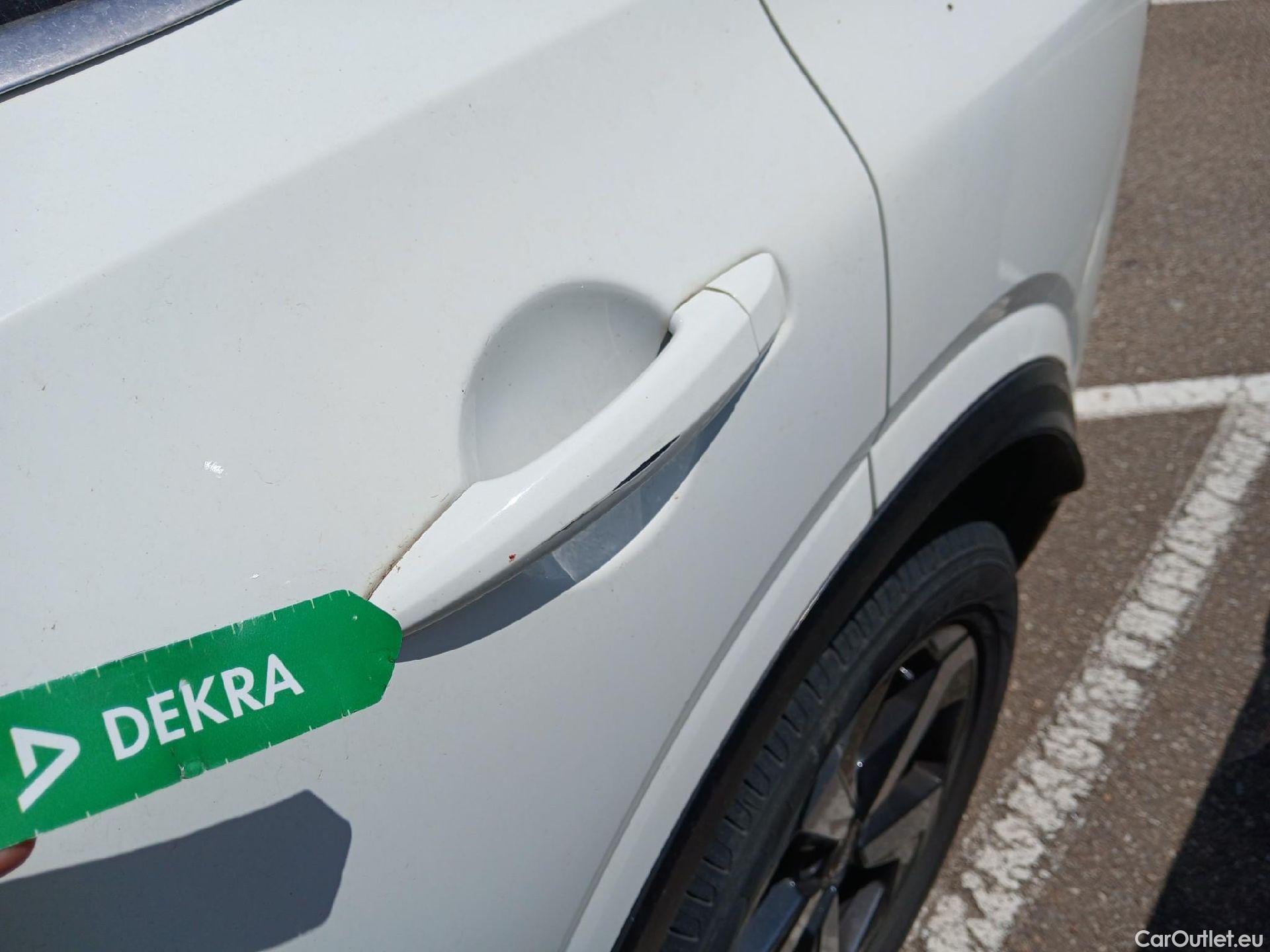  Nissan  Qashqai NISSAN  / 2021 / 5P / todoterreno DIG-T 103kW mHEV 4x2 N-GO(SP) #25