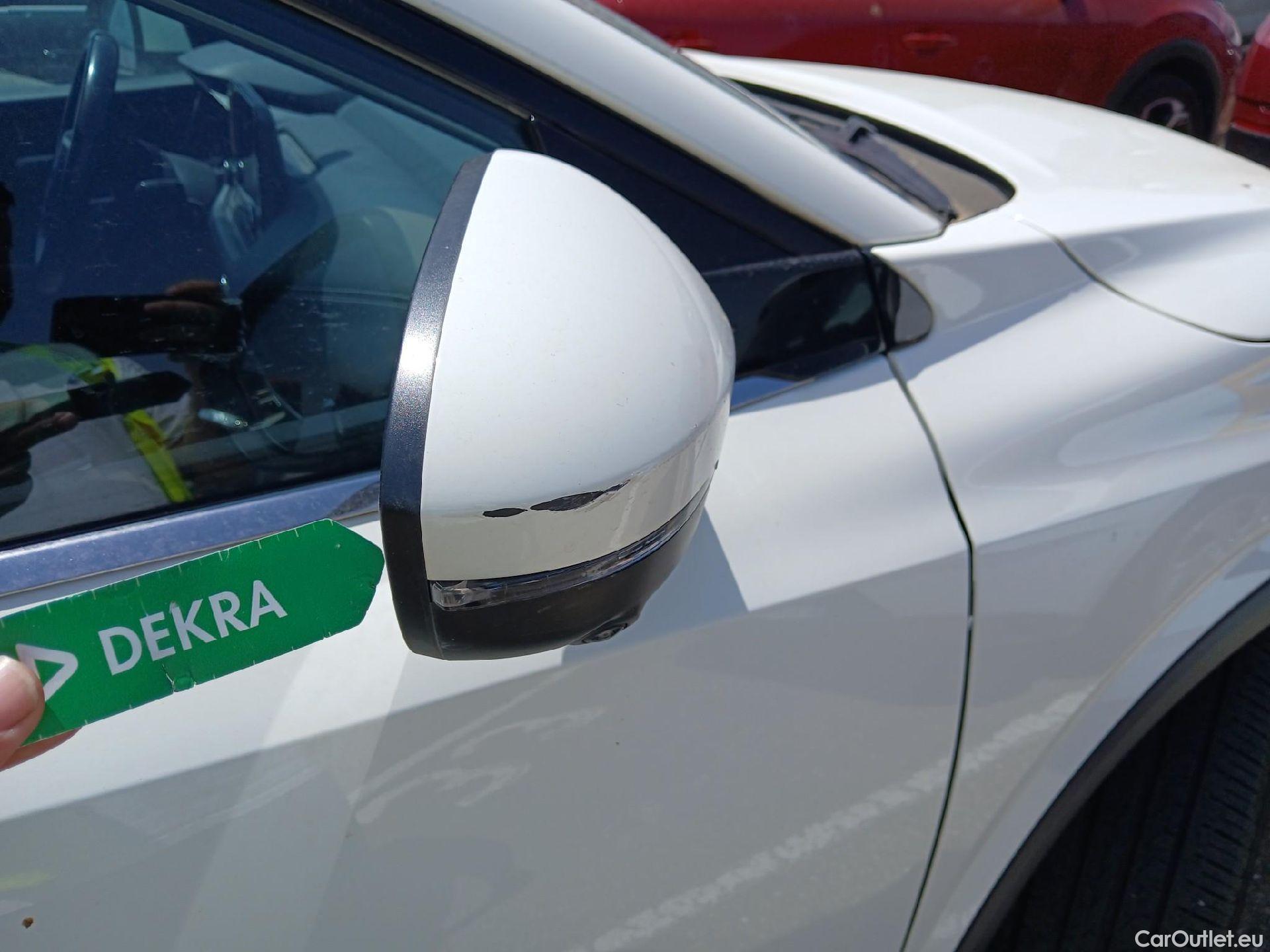 Nissan  Qashqai NISSAN  / 2021 / 5P / todoterreno DIG-T 103kW mHEV 4x2 N-GO(SP) #38