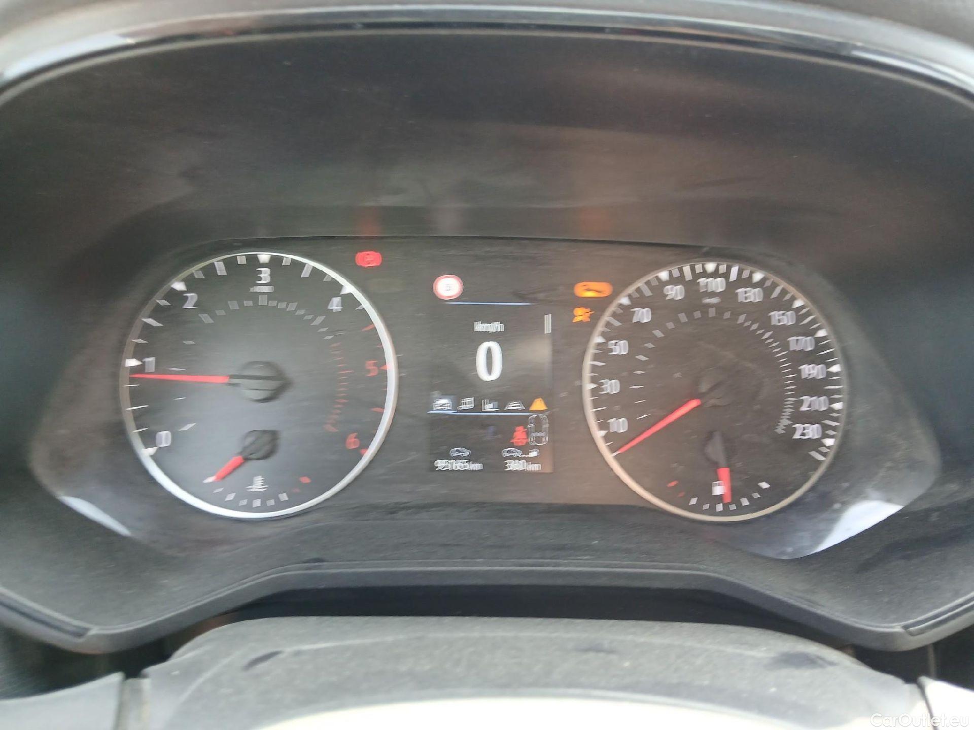  Renault  Clio RENAULT  / 2019 / 5P / berlina con portón Equilibre Blue dCi 74kW (100CV) #23