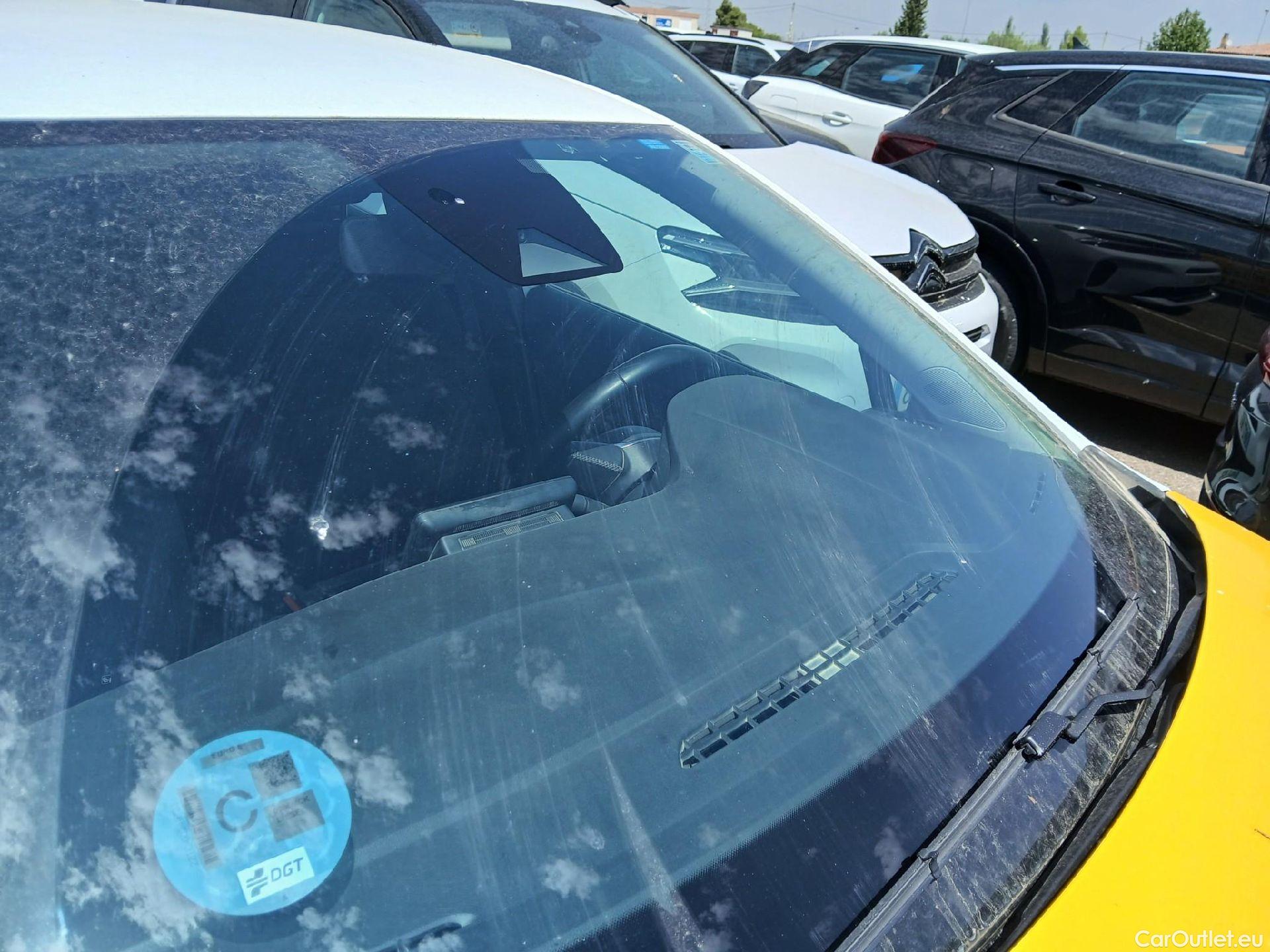  Renault  Clio RENAULT  / 2019 / 5P / berlina con portón Equilibre Blue dCi 74kW (100CV) #7