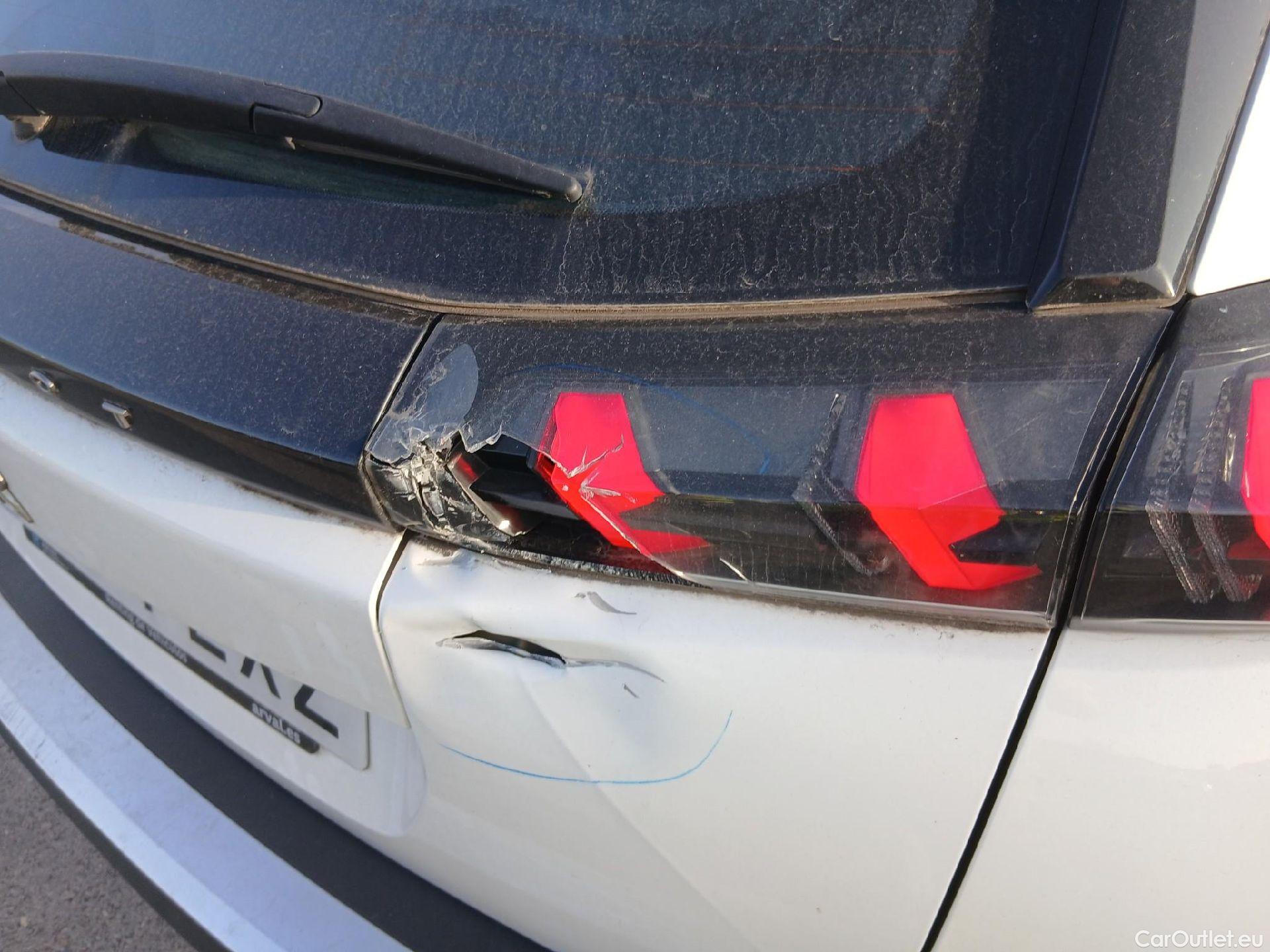  Peugeot  2008 PEUGEOT  / 2019 / 5P / todoterreno Active BlueHDI 81kW (110CV) #15