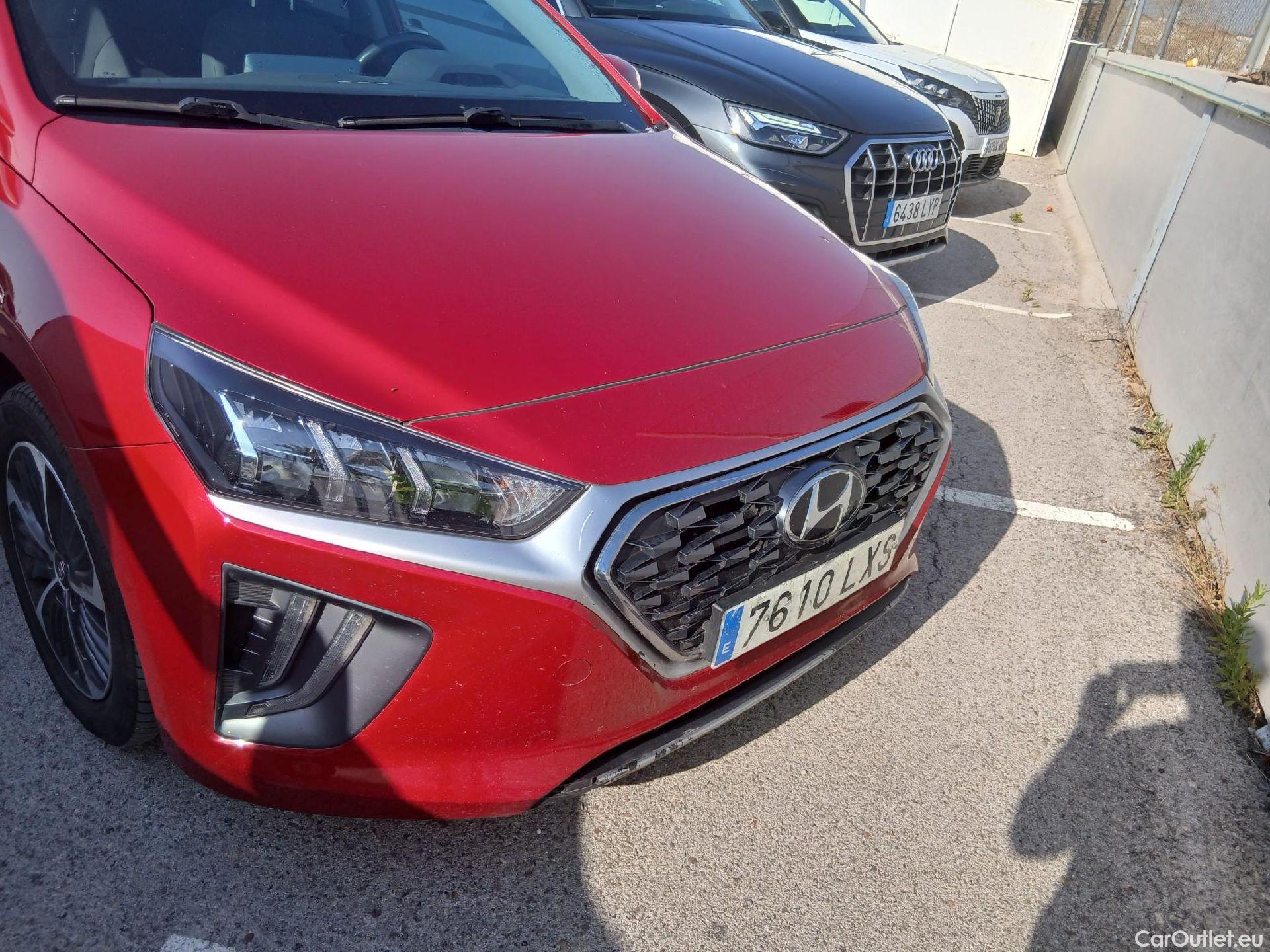  Hyundai   Ioniq HYUNDAI / 2019 / 5P / berlina con portón 1.6 GDI PHEV Tecno DCT #8