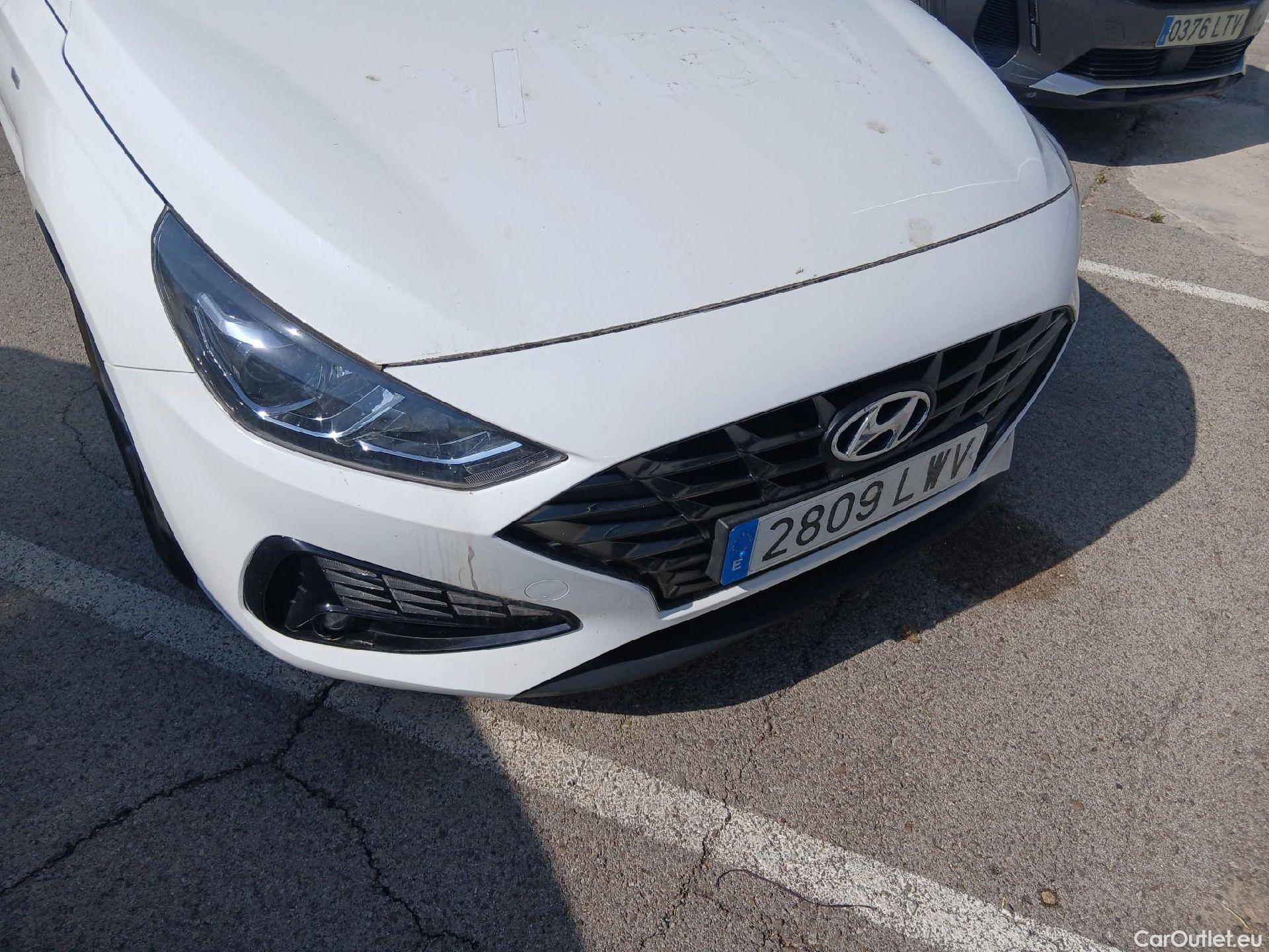  Hyundai  i30 HYUNDAI  / 2020 / 5P / berlina con portón 1.0 TGDI 48V Klass #8