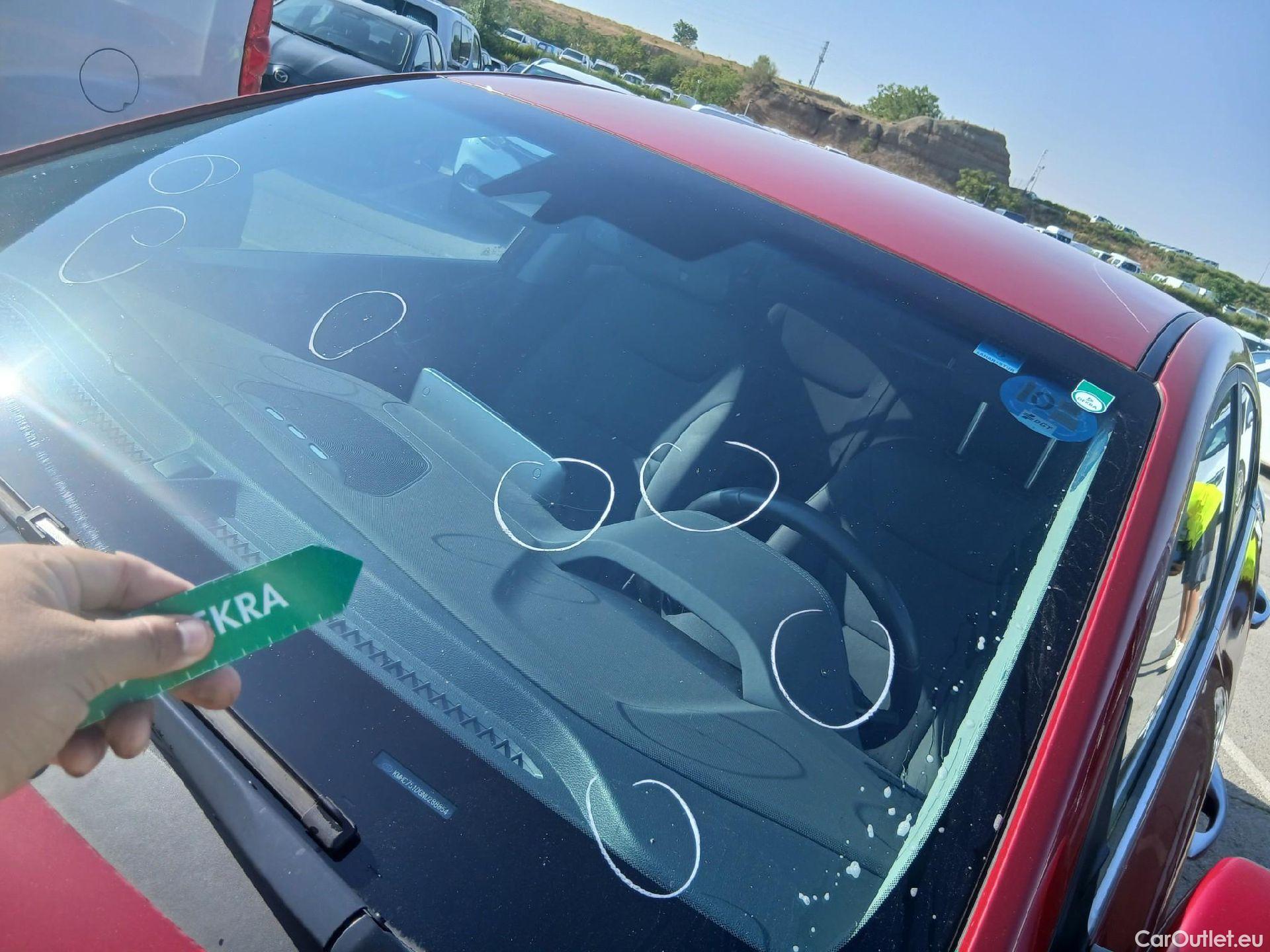  Hyundai   Ioniq HYUNDAI / 2019 / 5P / berlina con portón 1.6 GDI PHEV Tecno DCT #19