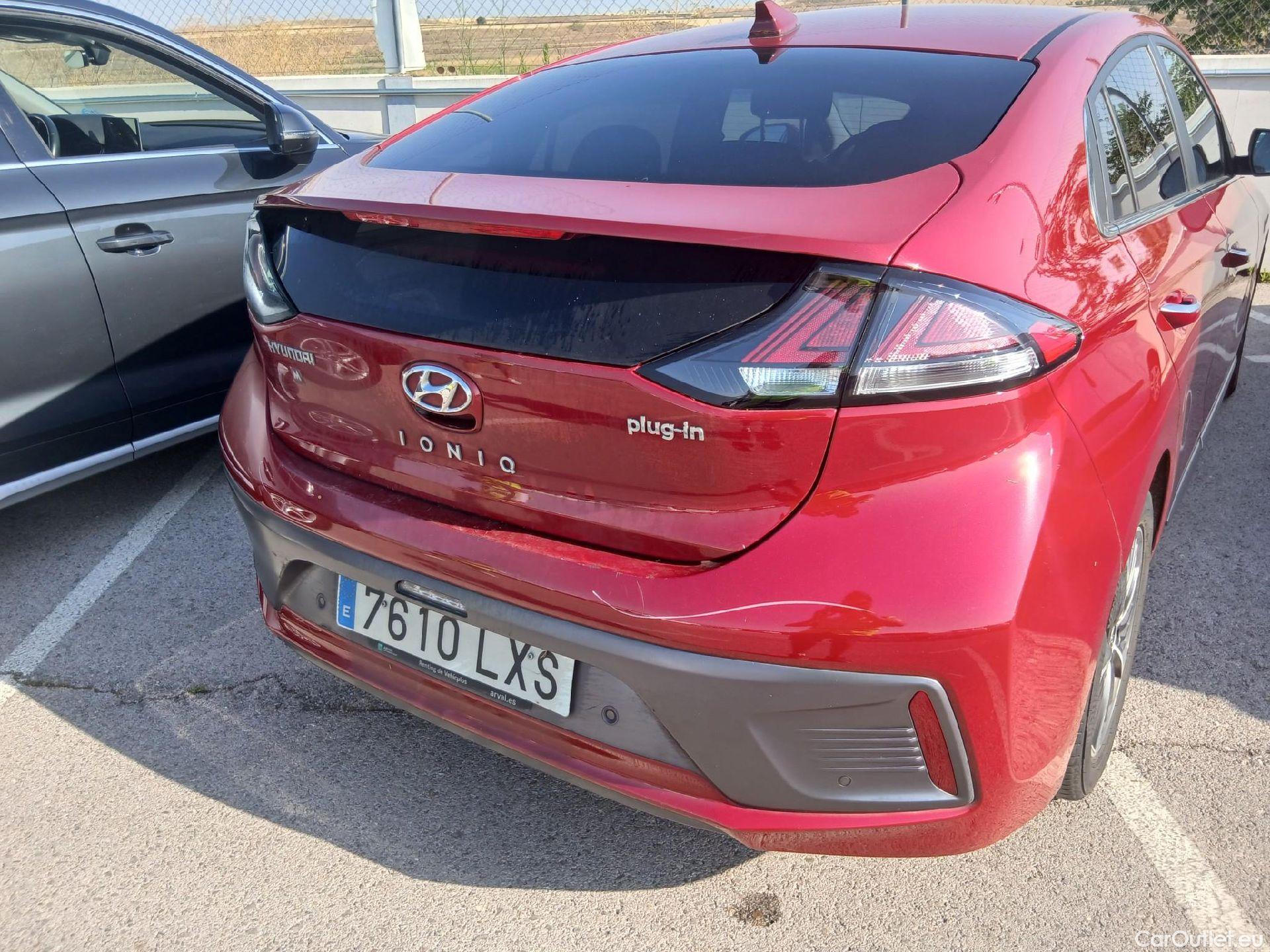  Hyundai   Ioniq HYUNDAI / 2019 / 5P / berlina con portón 1.6 GDI PHEV Tecno DCT #29