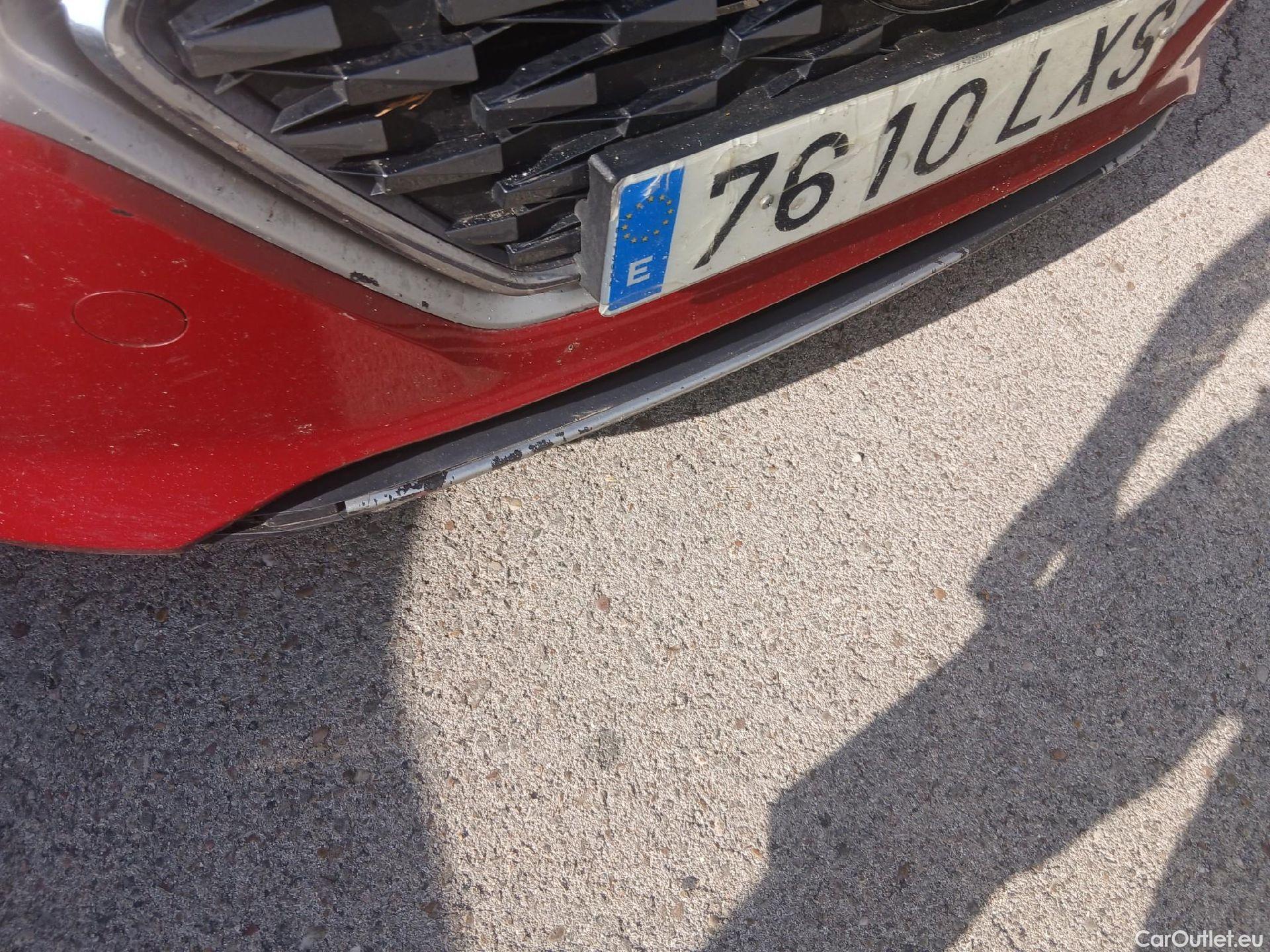  Hyundai   Ioniq HYUNDAI / 2019 / 5P / berlina con portón 1.6 GDI PHEV Tecno DCT #11