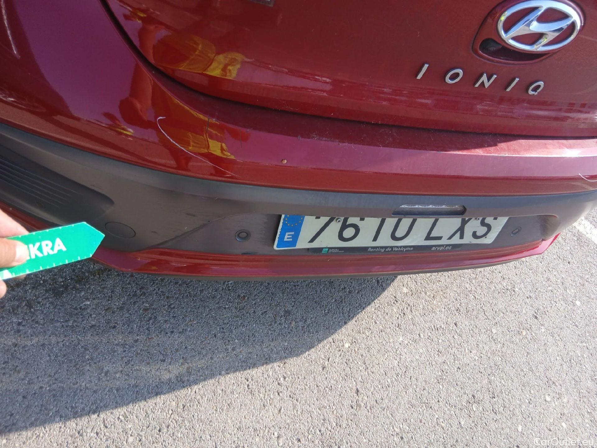  Hyundai   Ioniq HYUNDAI / 2019 / 5P / berlina con portón 1.6 GDI PHEV Tecno DCT #31