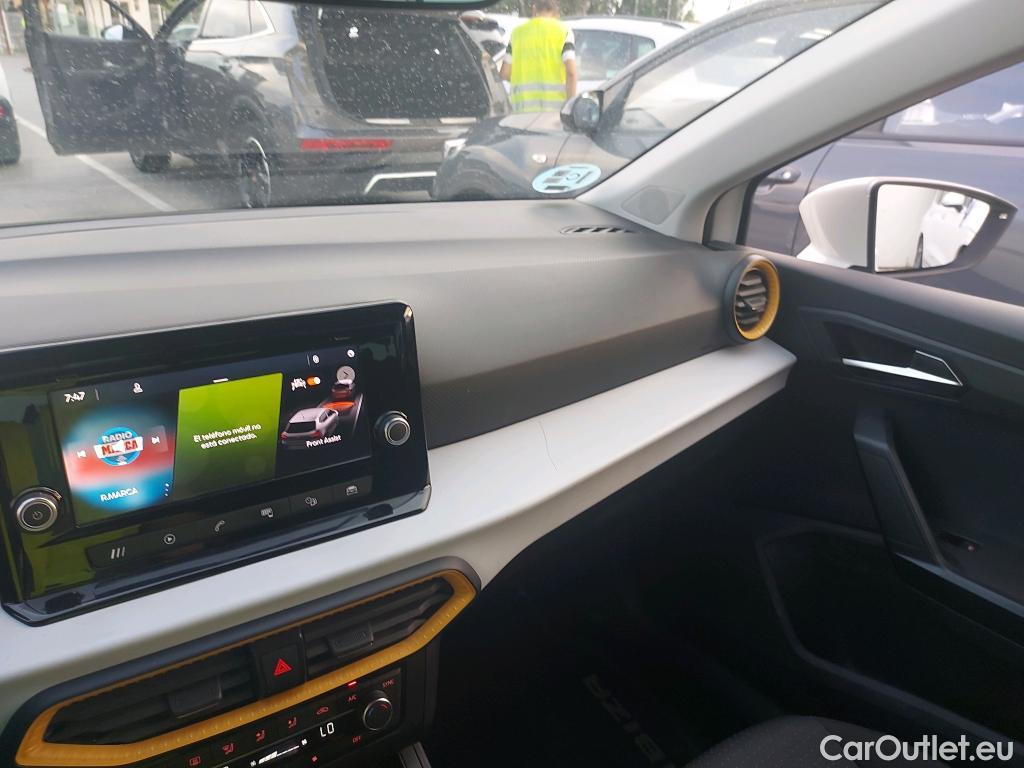  Seat  Ibiza SEAT  / 2017 / 5P / berlina con portón 1.0 TSI 81kW (110CV) Style Plus (AC2) #3