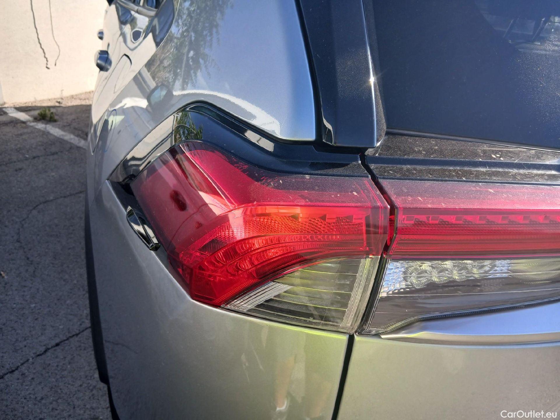  Toyota  RAV4 TOYOTA  / 2018 / 5P / todoterreno 2.5l 220H Advance #23
