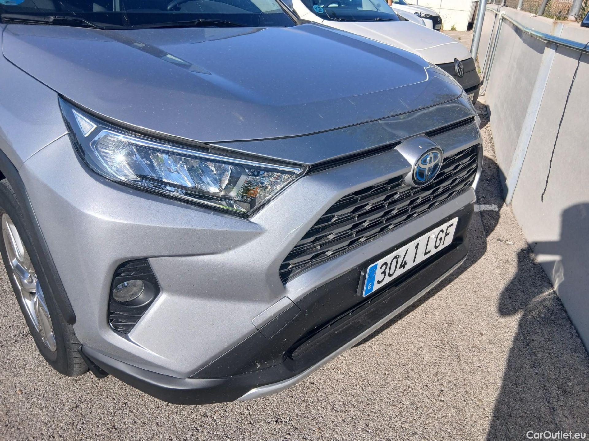  Toyota  RAV4 TOYOTA  / 2018 / 5P / todoterreno 2.5l 220H Advance #7