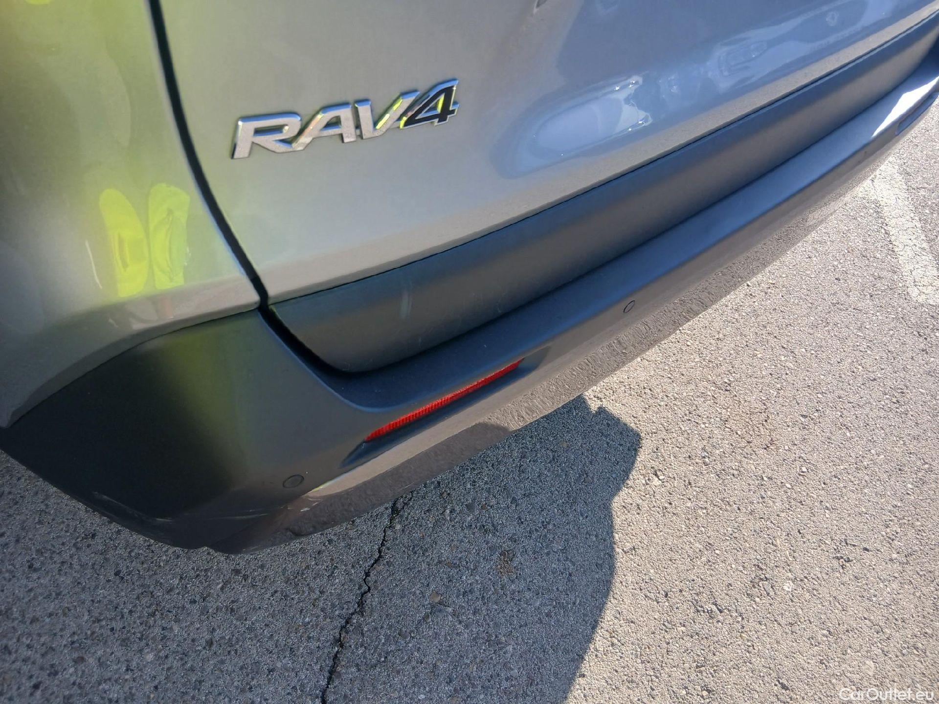  Toyota  RAV4 TOYOTA  / 2018 / 5P / todoterreno 2.5l 220H Advance #25