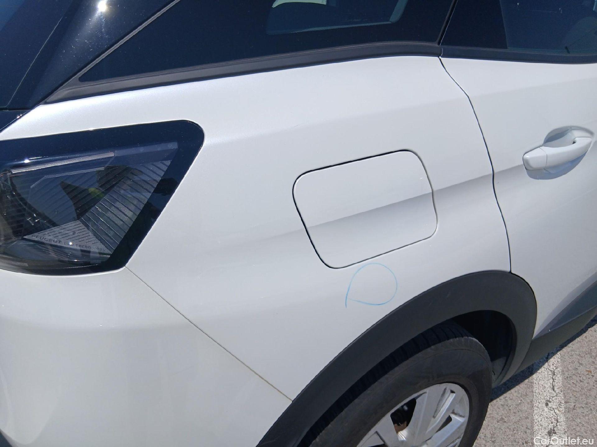  Peugeot  3008 PEUGEOT  / 2020 / 5P / todoterreno 1.5 BlueHDi 96kW S&S Active Pack EAT8 #22