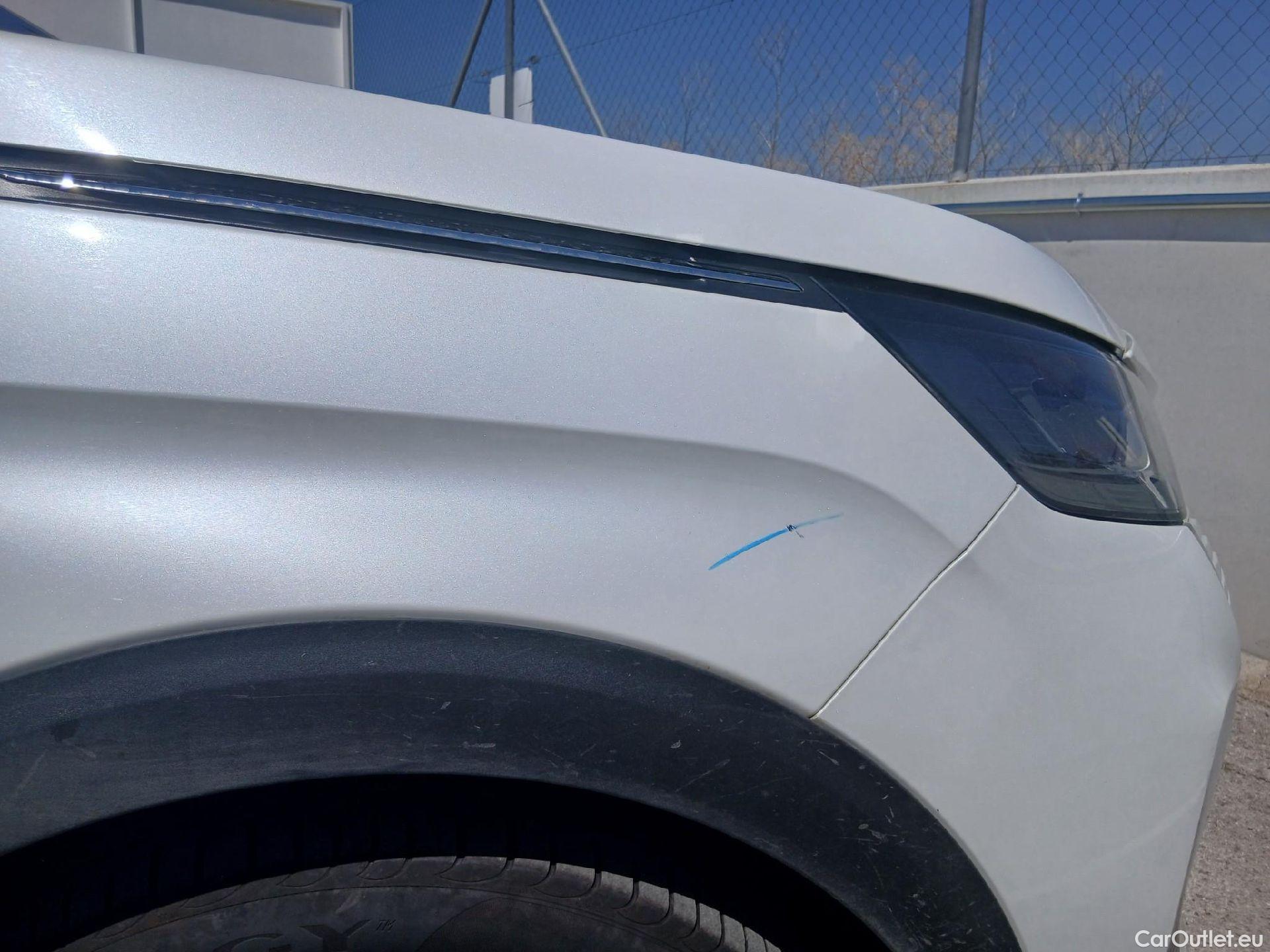  Peugeot  3008 PEUGEOT  / 2020 / 5P / todoterreno 1.5 BlueHDi 96kW S&S Allure Pack EAT8 #47