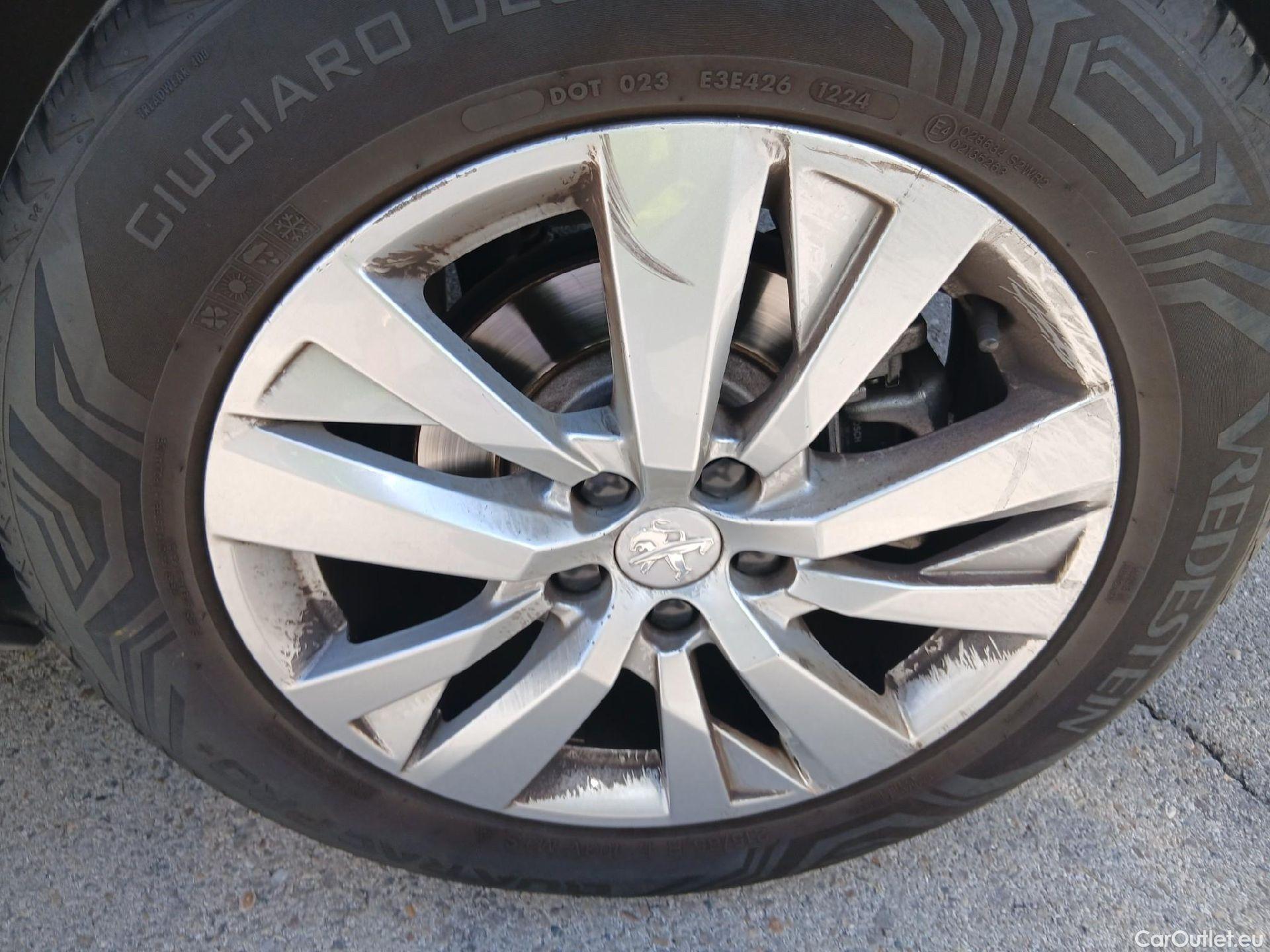  Peugeot  3008 PEUGEOT  / 2020 / 5P / todoterreno 1.5 BlueHDi 96kW S&S Active Pack EAT8 #15