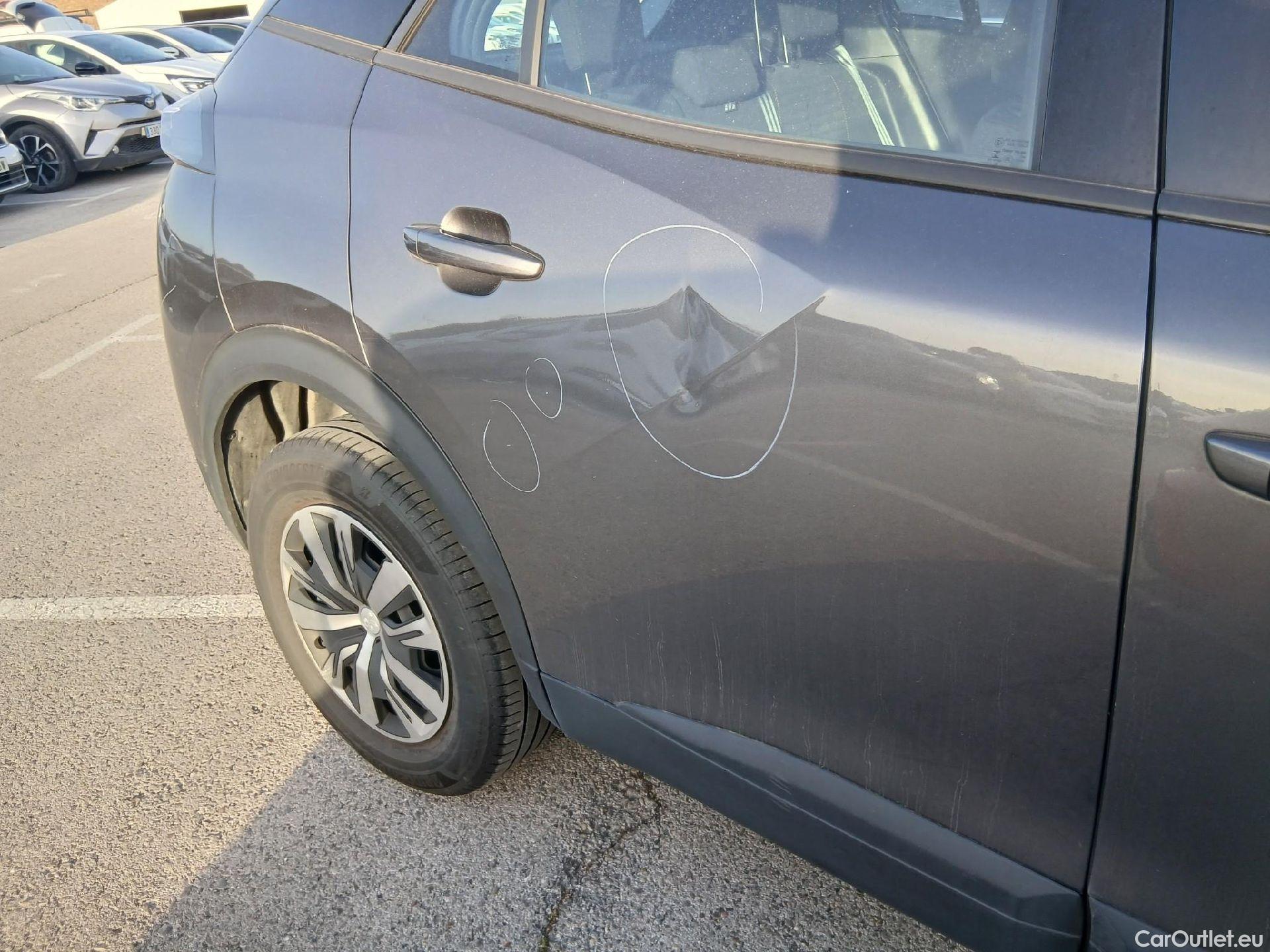  Peugeot  2008 PEUGEOT  / 2019 / 5P / todoterreno Active BlueHDI 81kW (110CV) #42