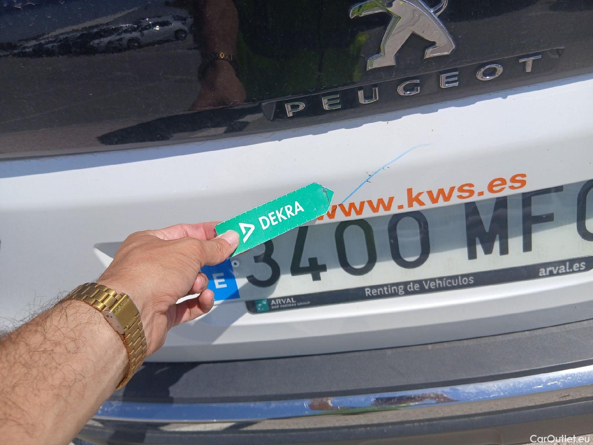  Peugeot  3008 PEUGEOT  / 2020 / 5P / todoterreno 1.5 BlueHDi 96kW S&S Allure Pack EAT8 #29