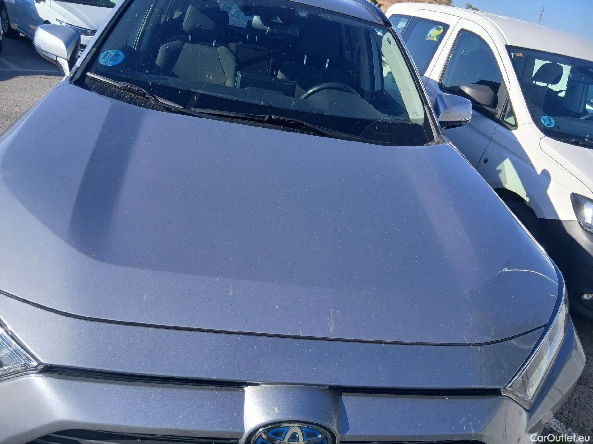  Toyota  RAV4 TOYOTA  / 2018 / 5P / todoterreno 2.5l 220H Advance #8