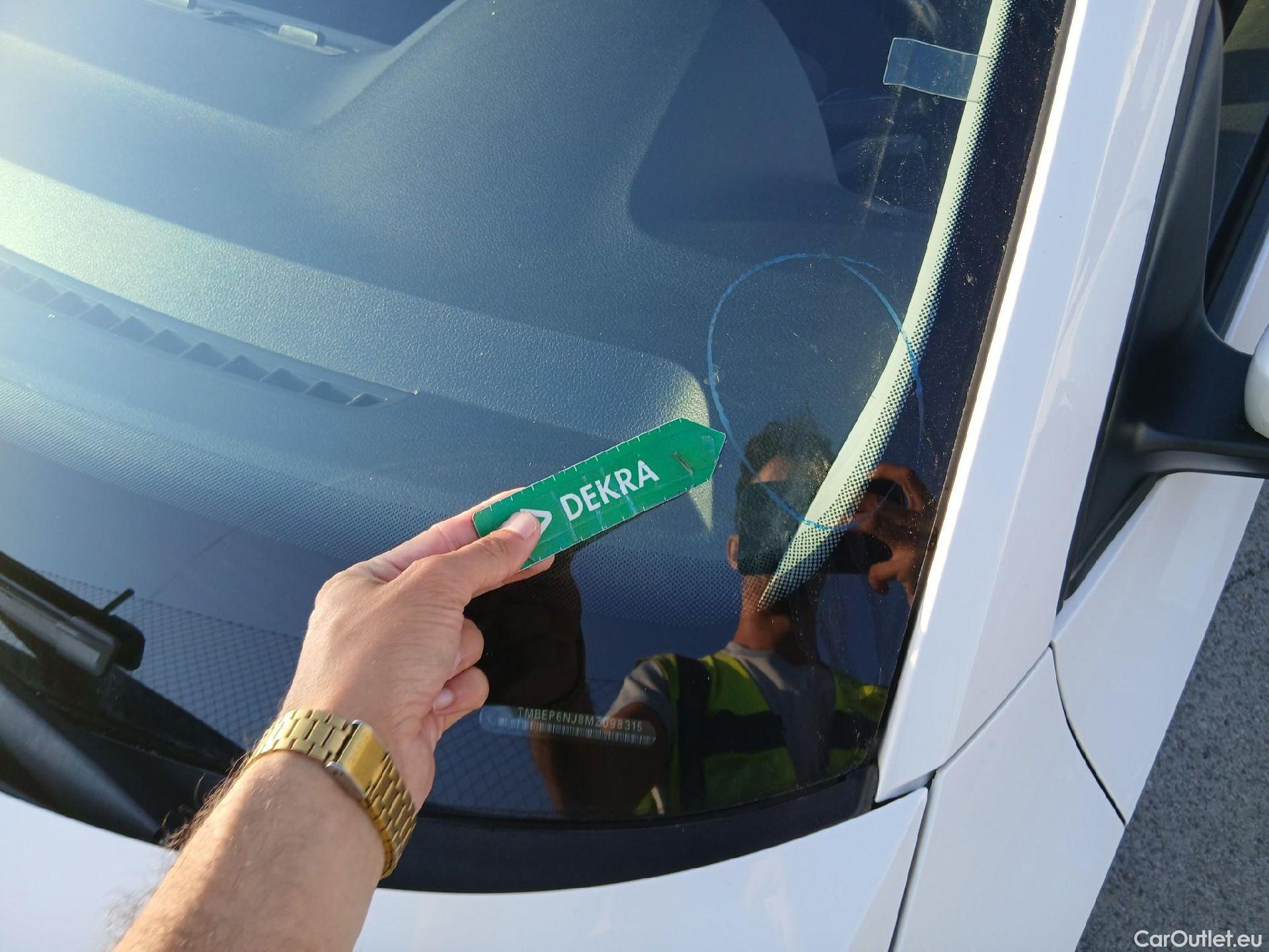  Skoda  Fabia SKODA  / 2018 / 5P / berlina con portón 1.0 TSI 70KW (95cv) Ambition Plus(SP) #10