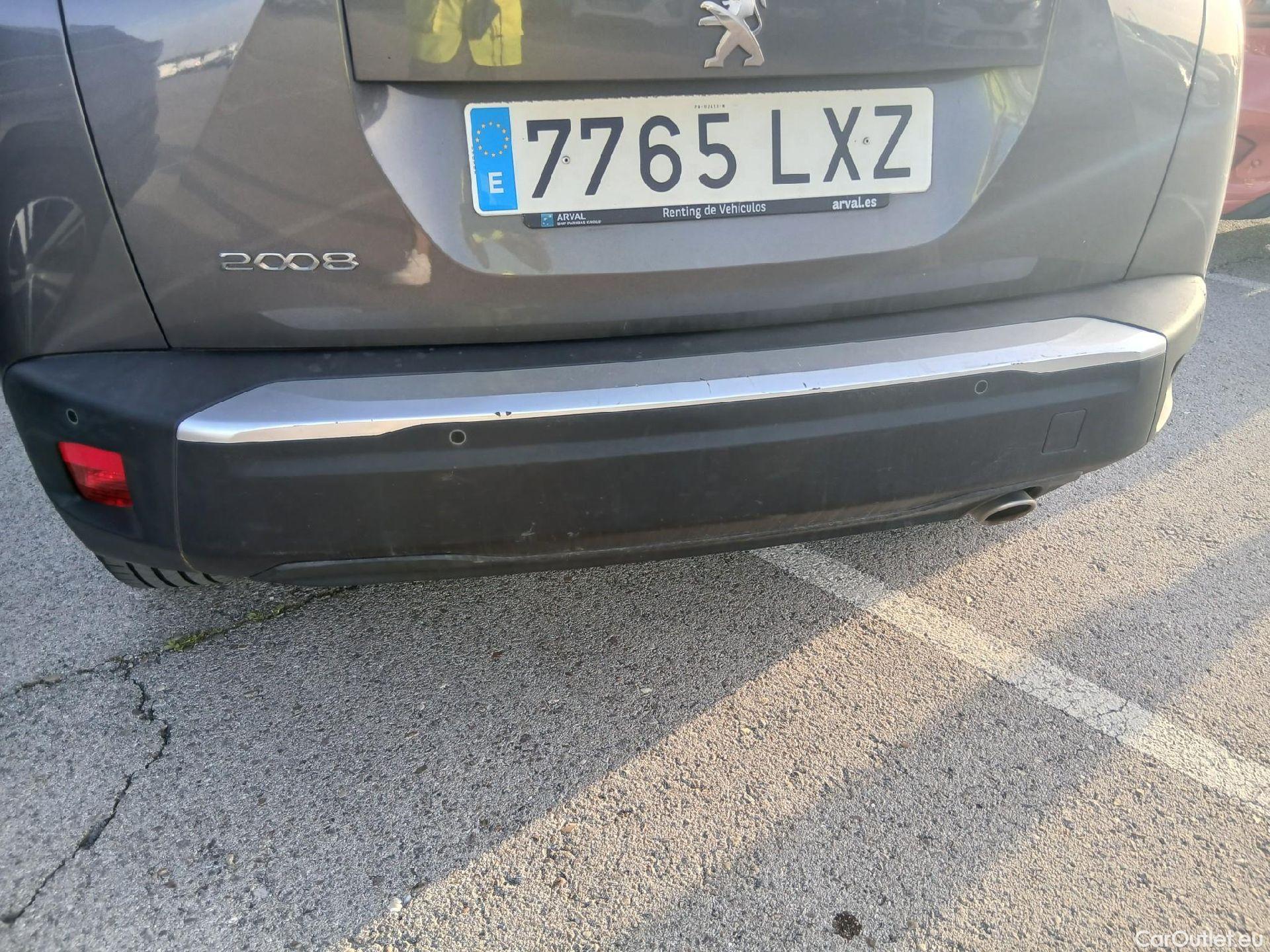  Peugeot  2008 PEUGEOT  / 2019 / 5P / todoterreno Active BlueHDI 81kW (110CV) #31
