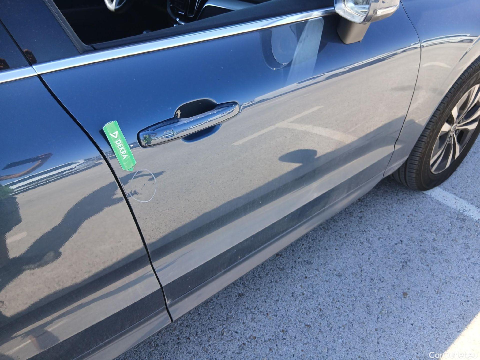  Volvo  XC60 VOLVO  / 2017 / 5P / todoterreno 2.0 B4 D Momentum Pro Auto #23