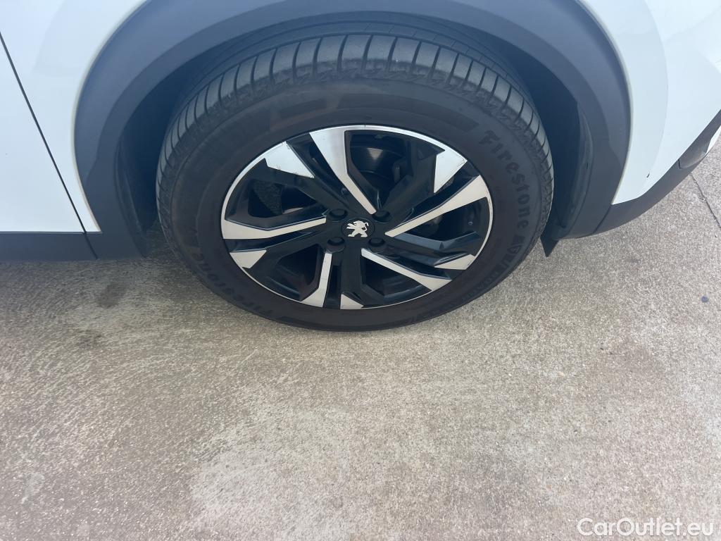  Peugeot  2008 PEUGEOT  / 2019 / 5P / todoterreno Allure BlueHDI 100 S&S BVM6 (AC) #5