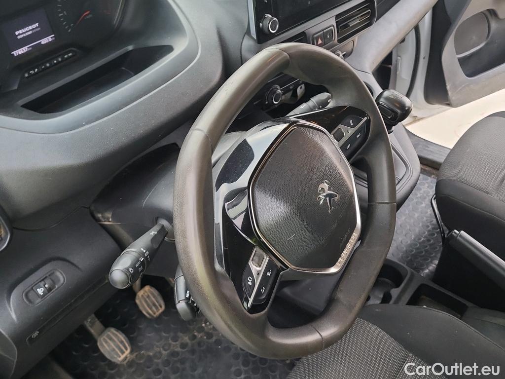  Peugeot  RIFTER PEUGEOT  / 2018 / 5P / monovolumen compacto Active Pack Standard BlueHDi 73kW #21