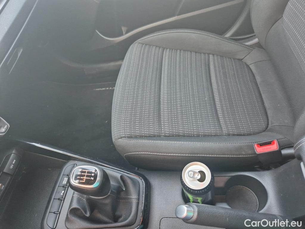  KIA  STONIC KIA  / 2017 / 5P / todoterreno 1.0 T-GDi 88kW (120CV) MHEV iMT Drive #11