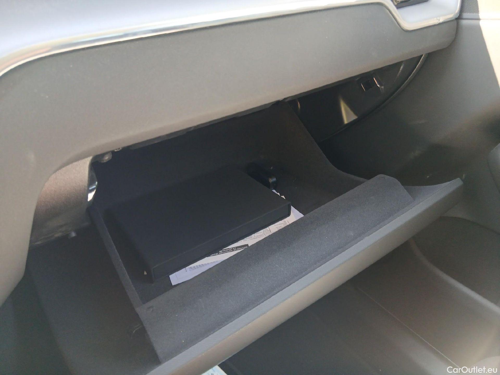  Volvo  XC60 VOLVO  / 2017 / 5P / todoterreno 2.0 B4 D Momentum Pro Auto #1
