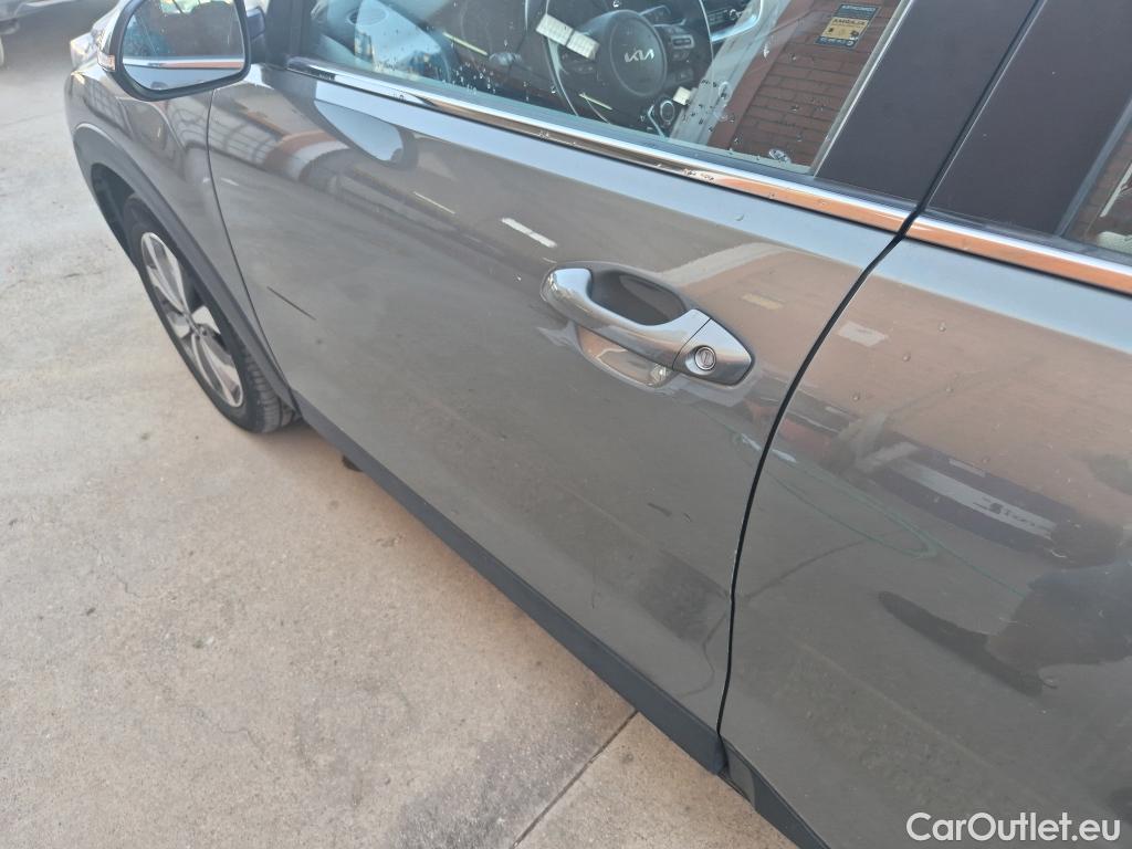  KIA  STONIC KIA  / 2017 / 5P / todoterreno 1.0 T-GDi 88kW (120CV) MHEV iMT Drive #3