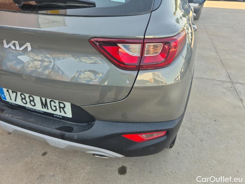  KIA  STONIC KIA  / 2017 / 5P / todoterreno 1.0 T-GDi 88kW (120CV) MHEV iMT Drive #5